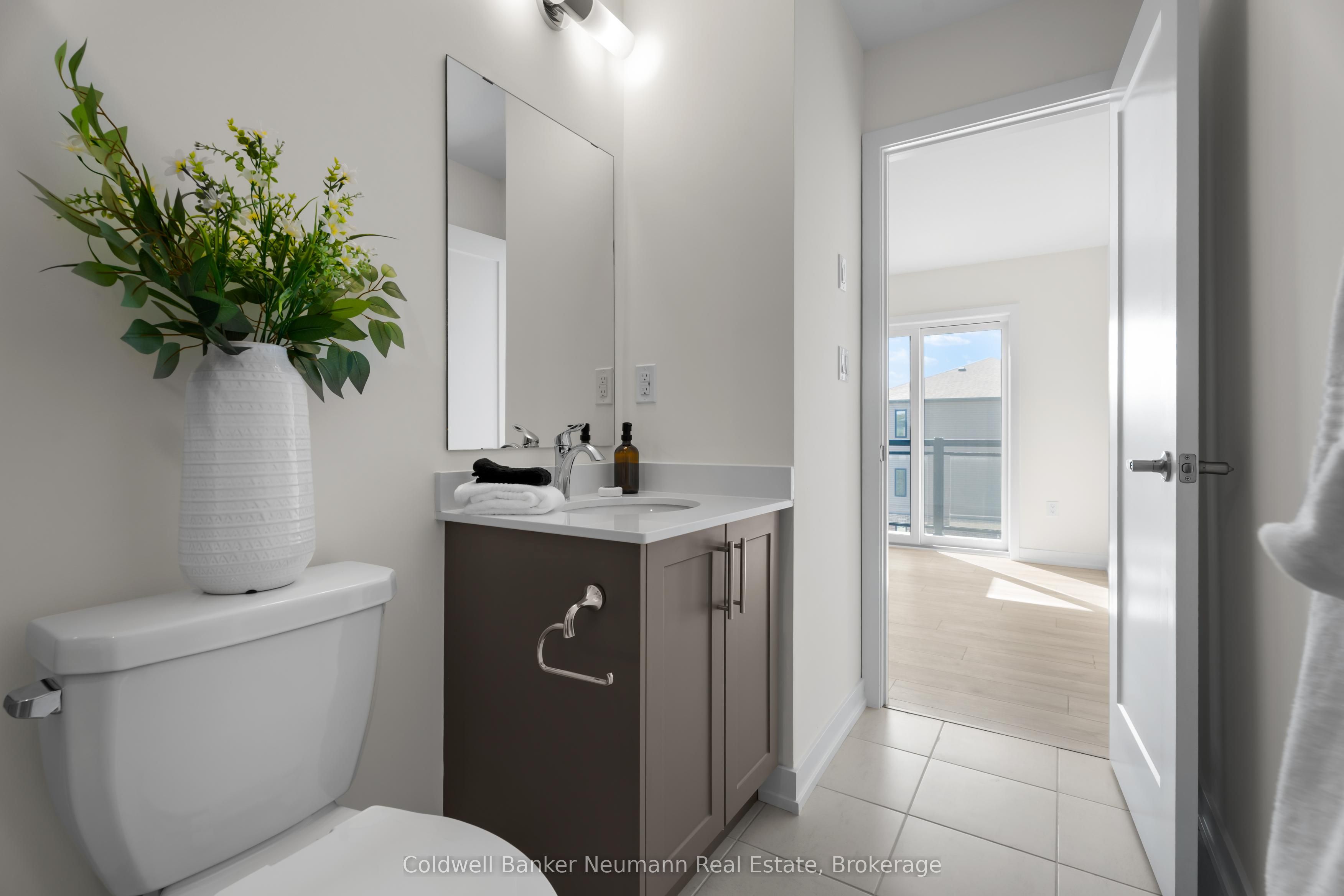 940 St David Street N 51 Property Photo 16