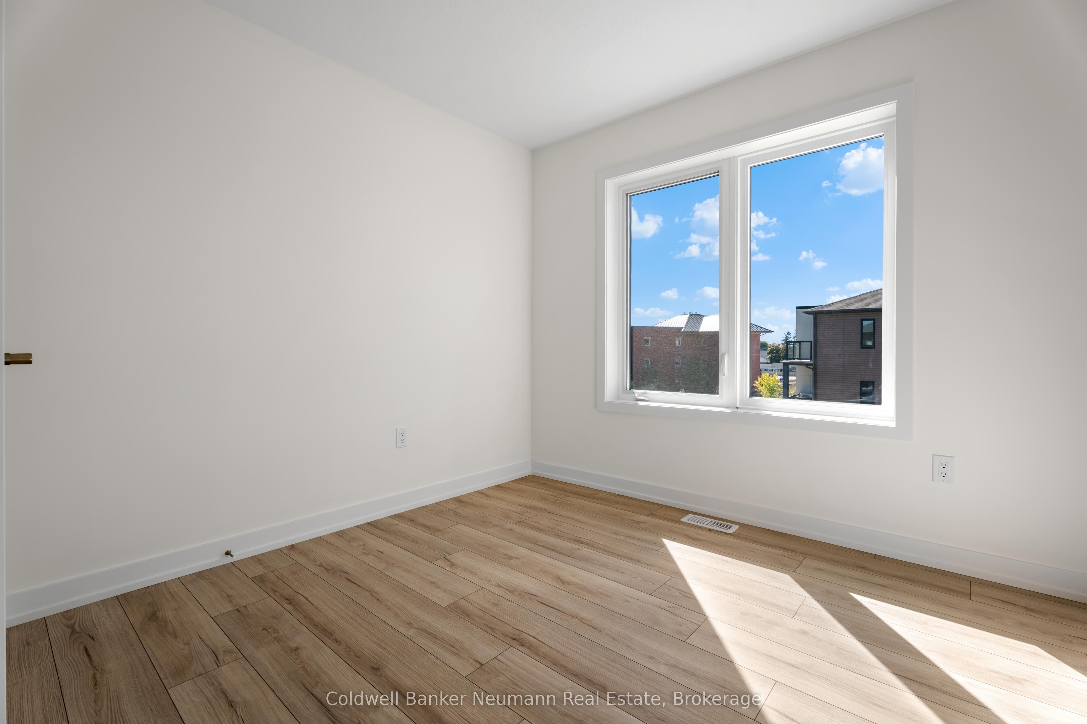 940 St David Street N 51 Property Photo 17