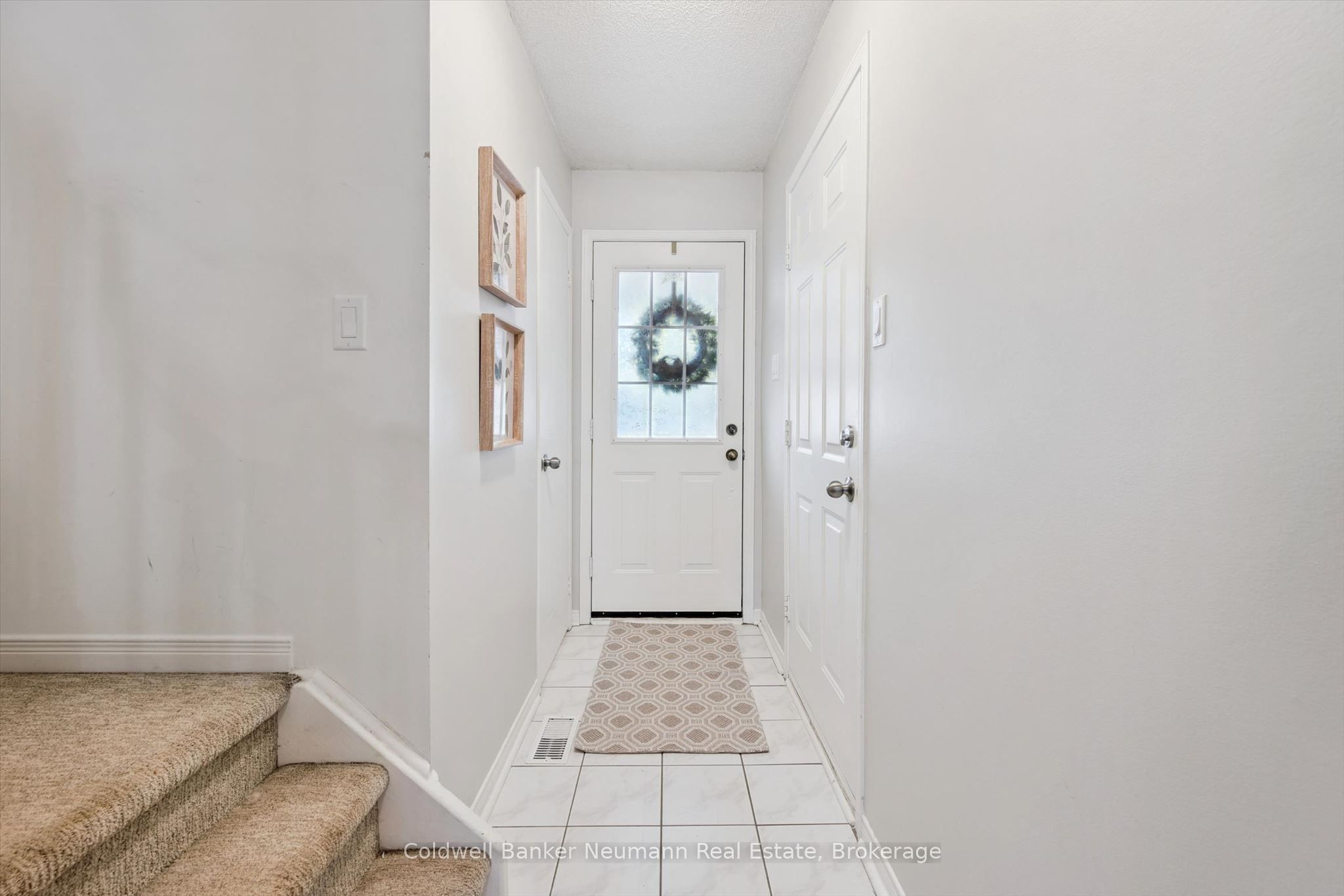 39 Ptarmigan Drive 5 Property Photo 2