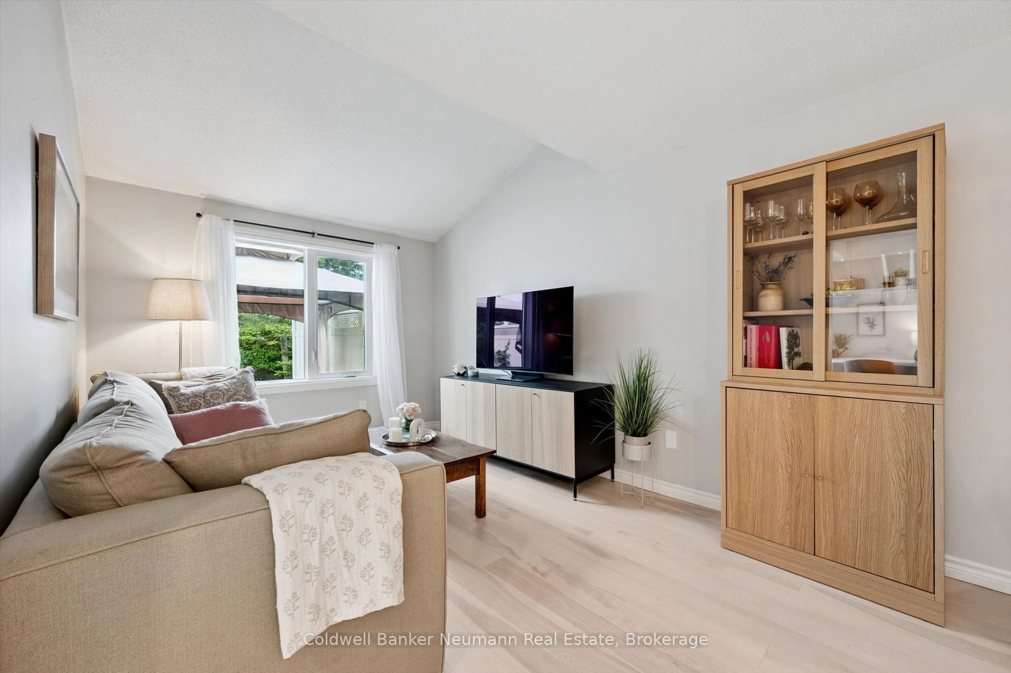 39 Ptarmigan Drive 5 Property Photo 3