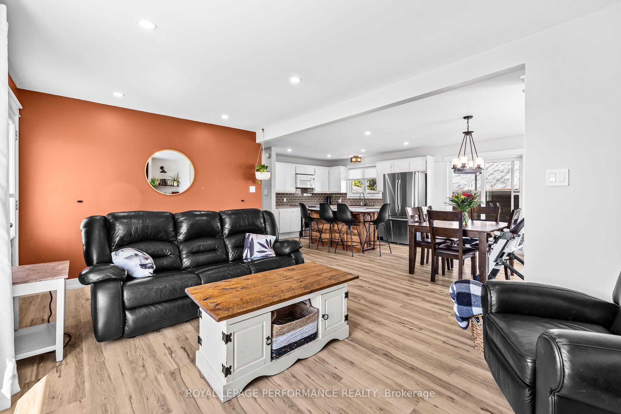 1897 Champlain Road Property Photo 5