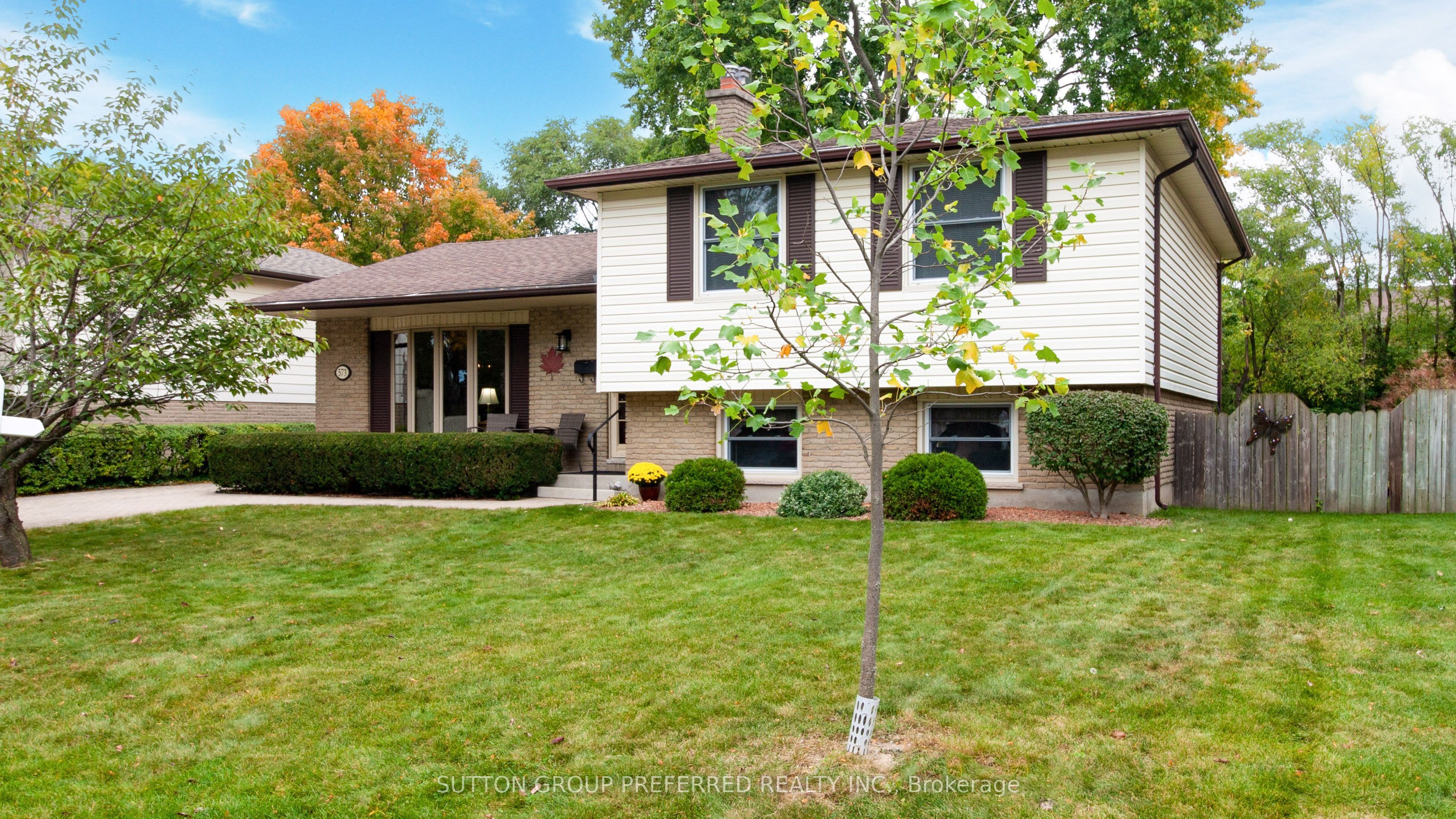 573 Jamaica Court Property Photo 1