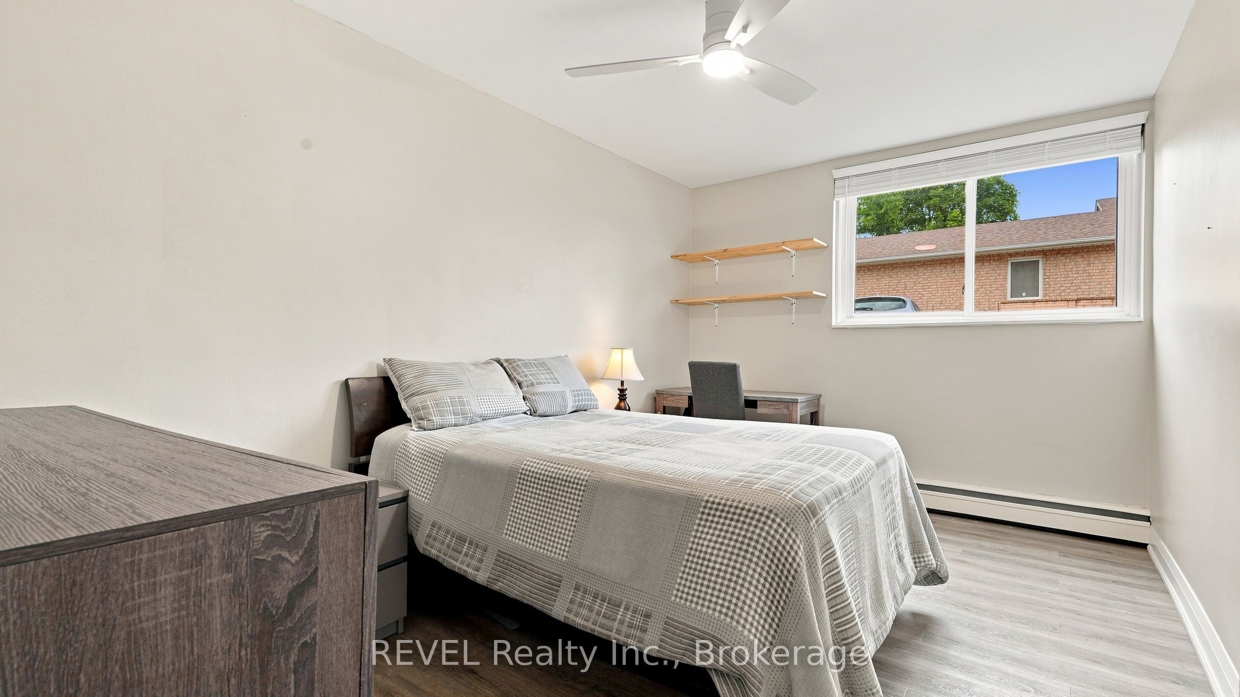 450 Carlton Street 3 Property Photo 11