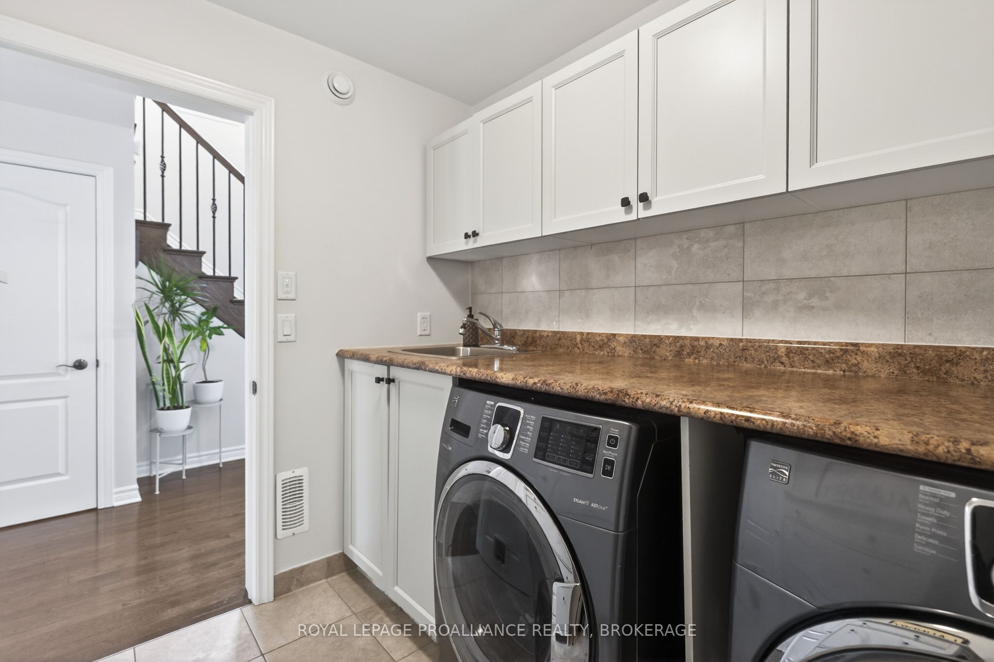 1153 Escala Crescent Property Photo 17