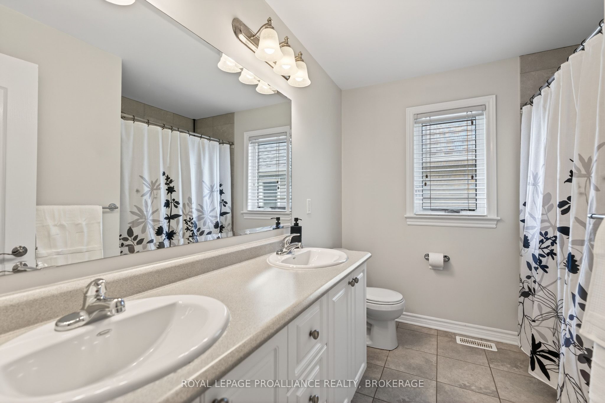 1153 Escala Crescent Property Photo 29