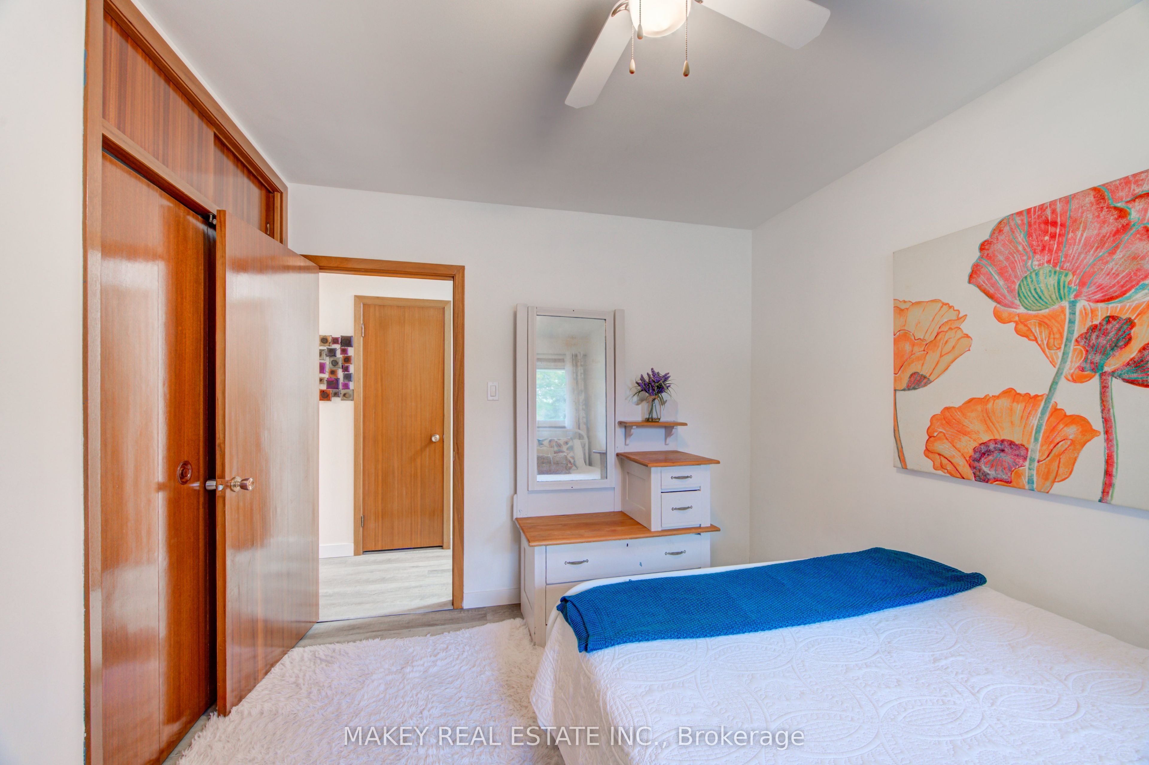 297 Main Street W Property Photo 25