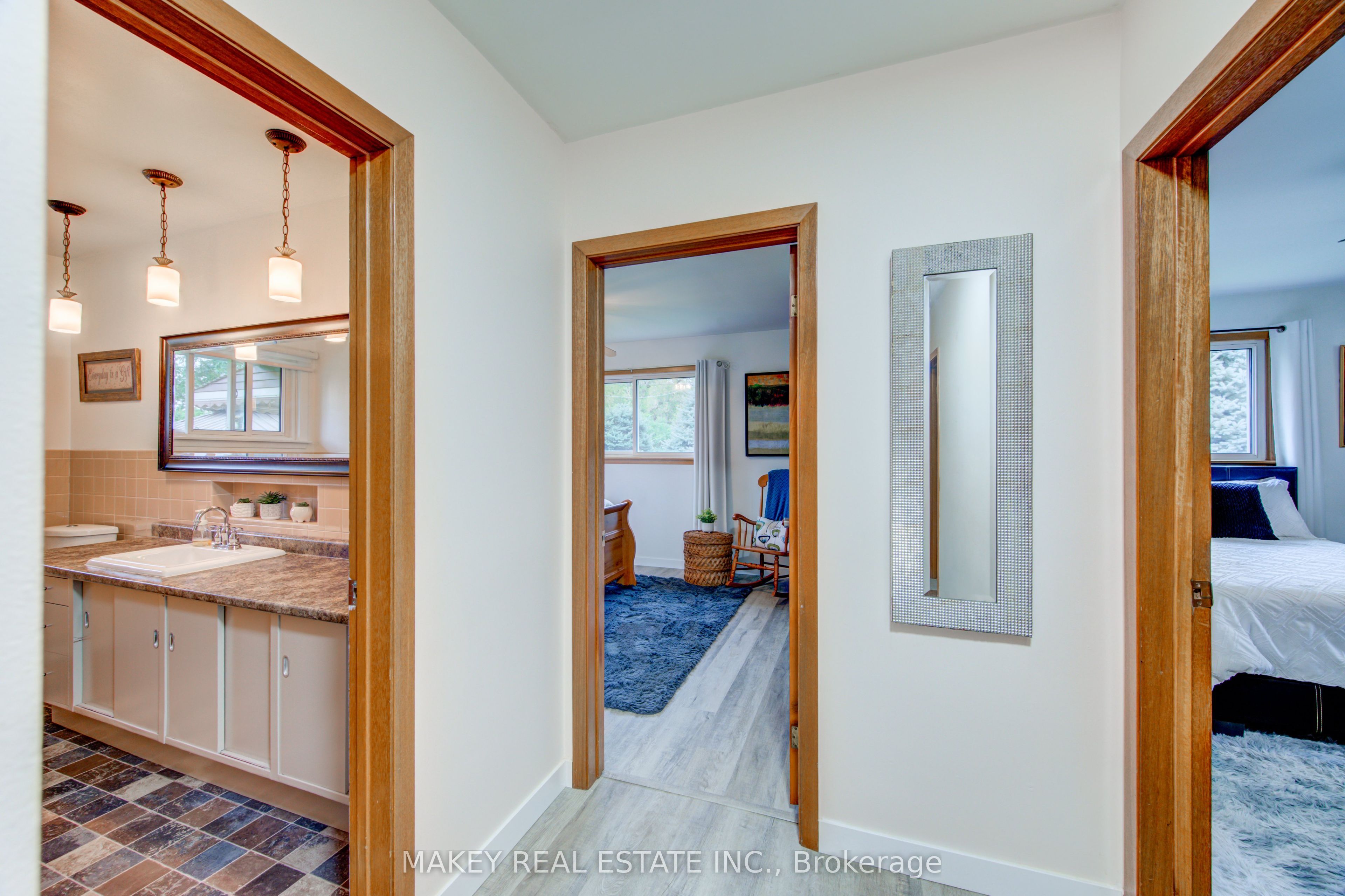 297 Main Street W Property Photo 26