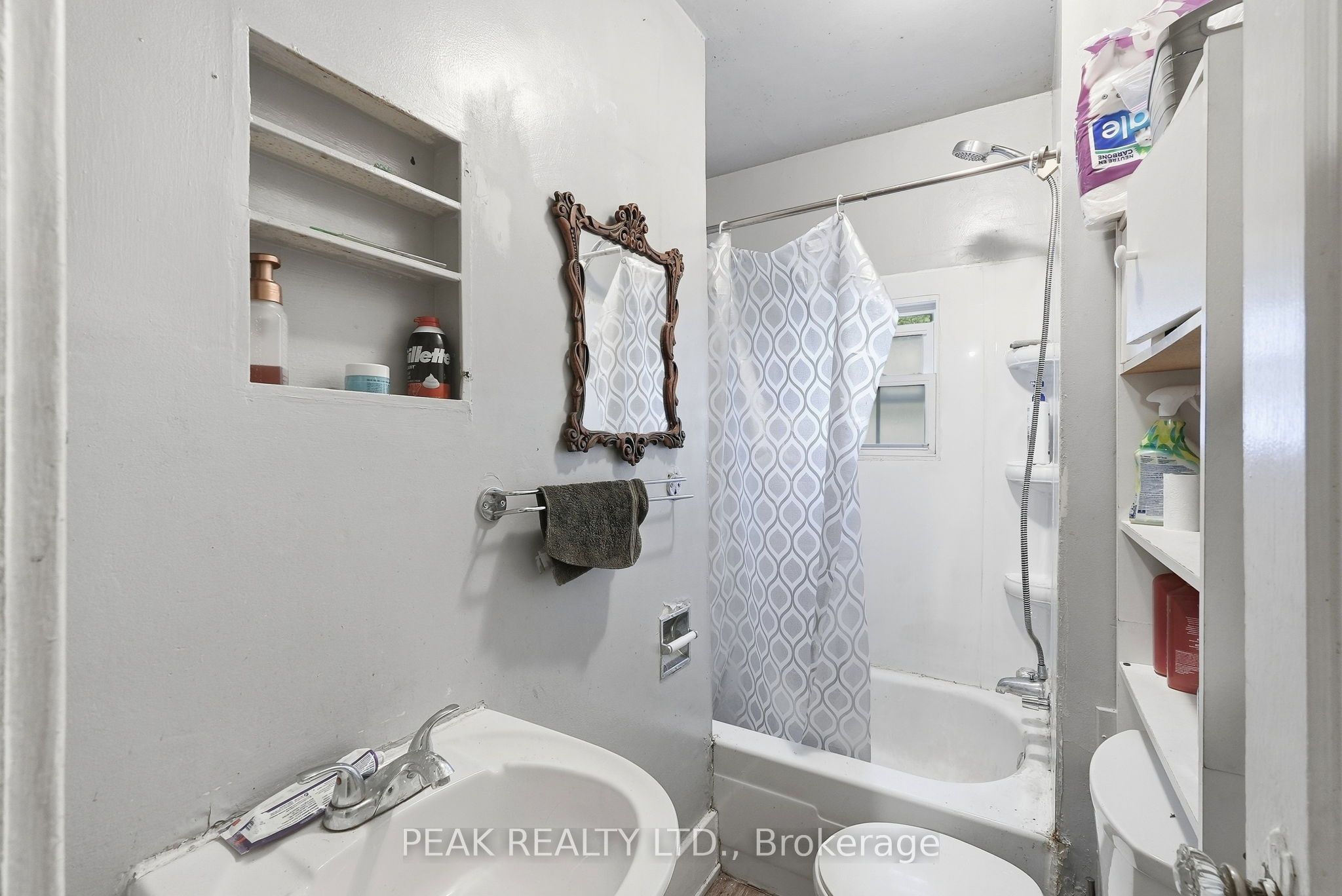 107 Cayley Street Property Photo 37