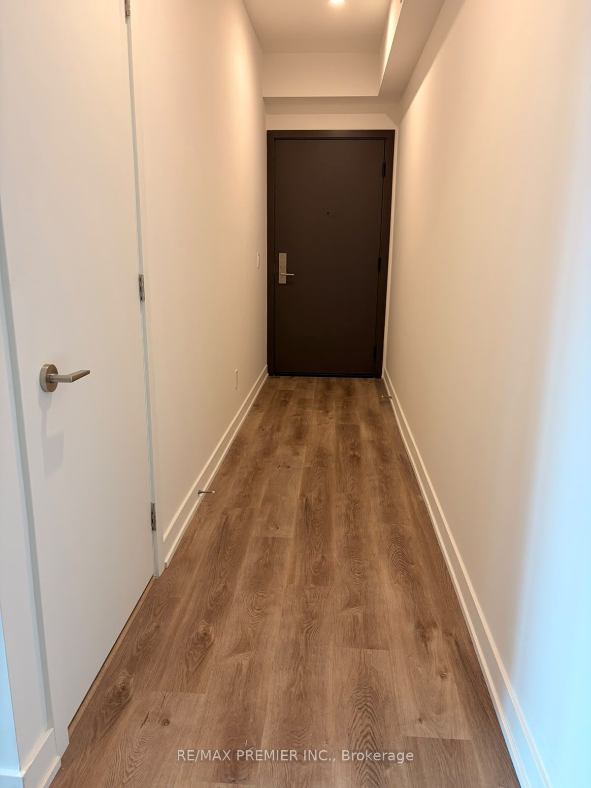 91 John Street 1008 Property Photo 4