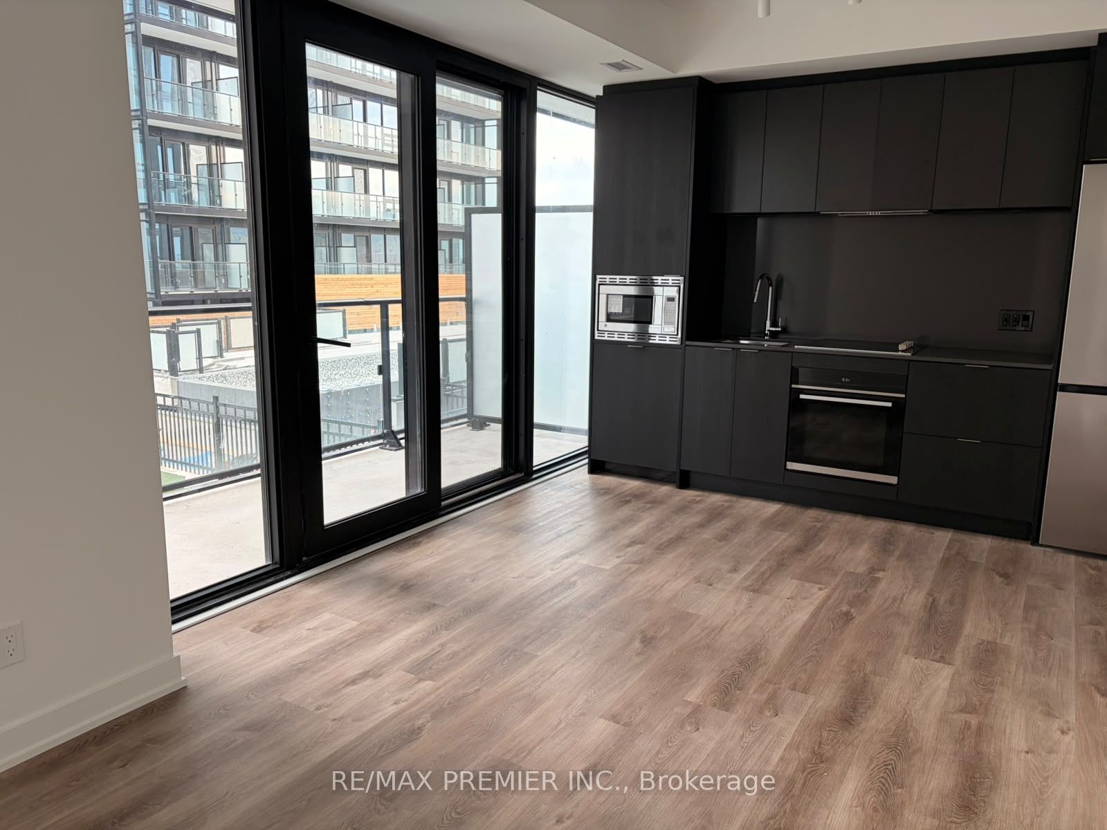 91 John Street 1008 Property Photo 5