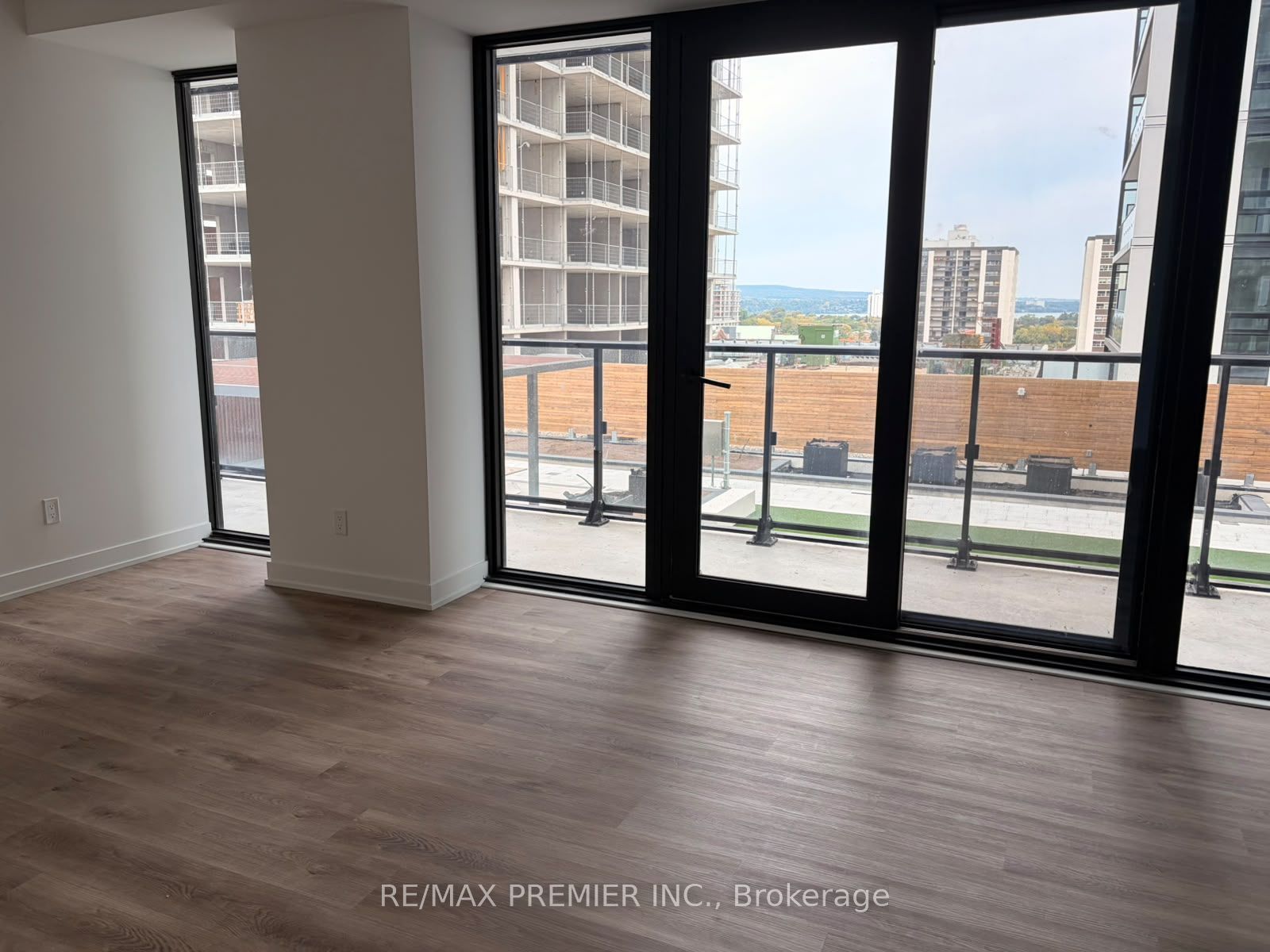 91 John Street 1008 Property Photo 10