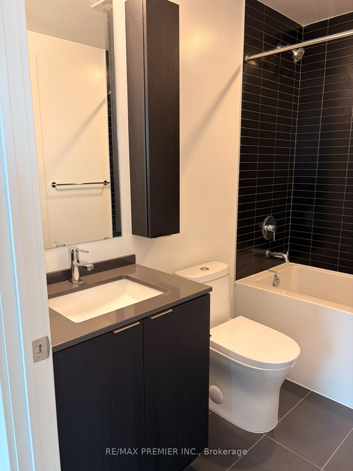 91 John Street 1008 Property Photo 12