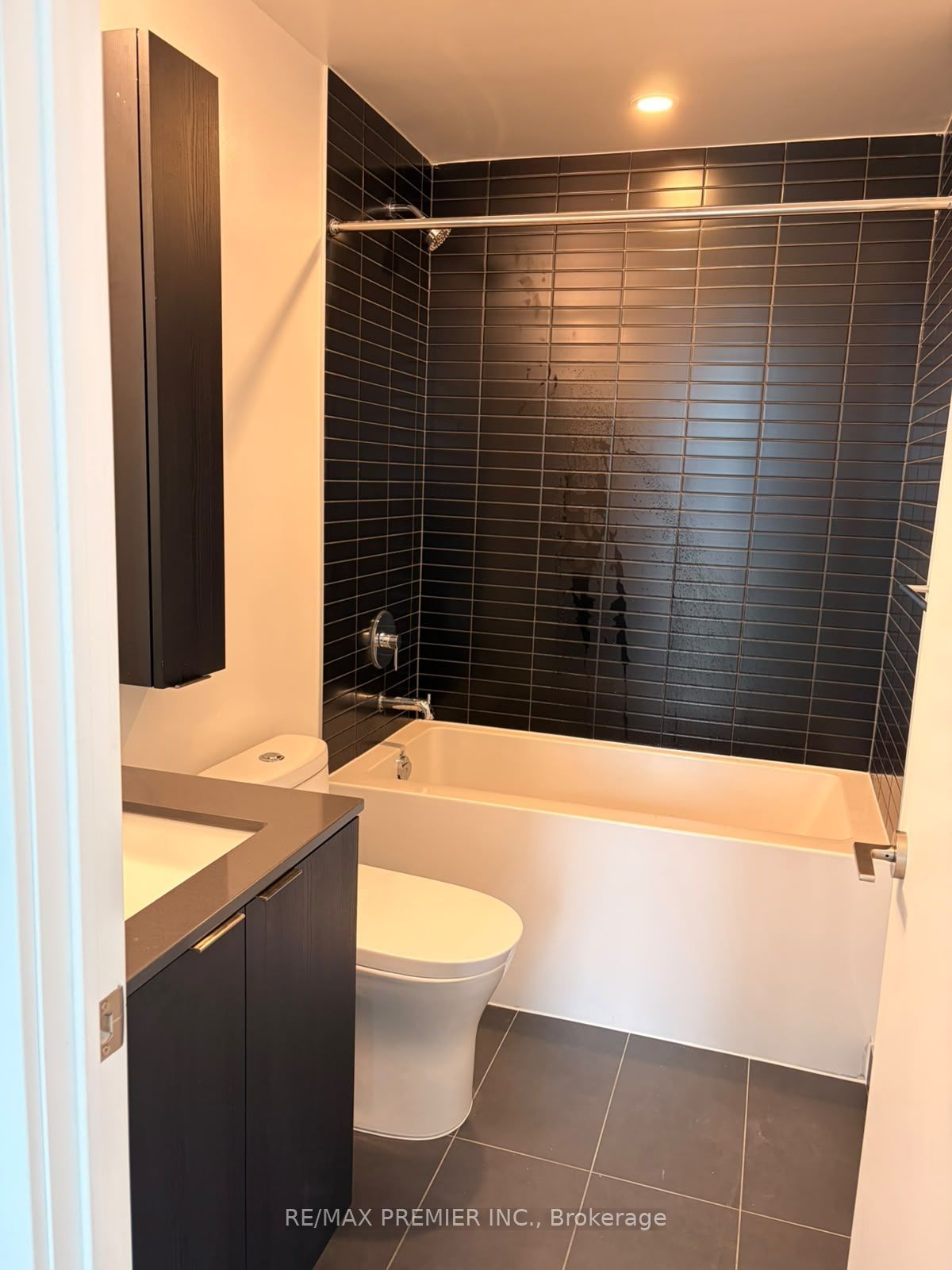 91 John Street 1008 Property Photo 13