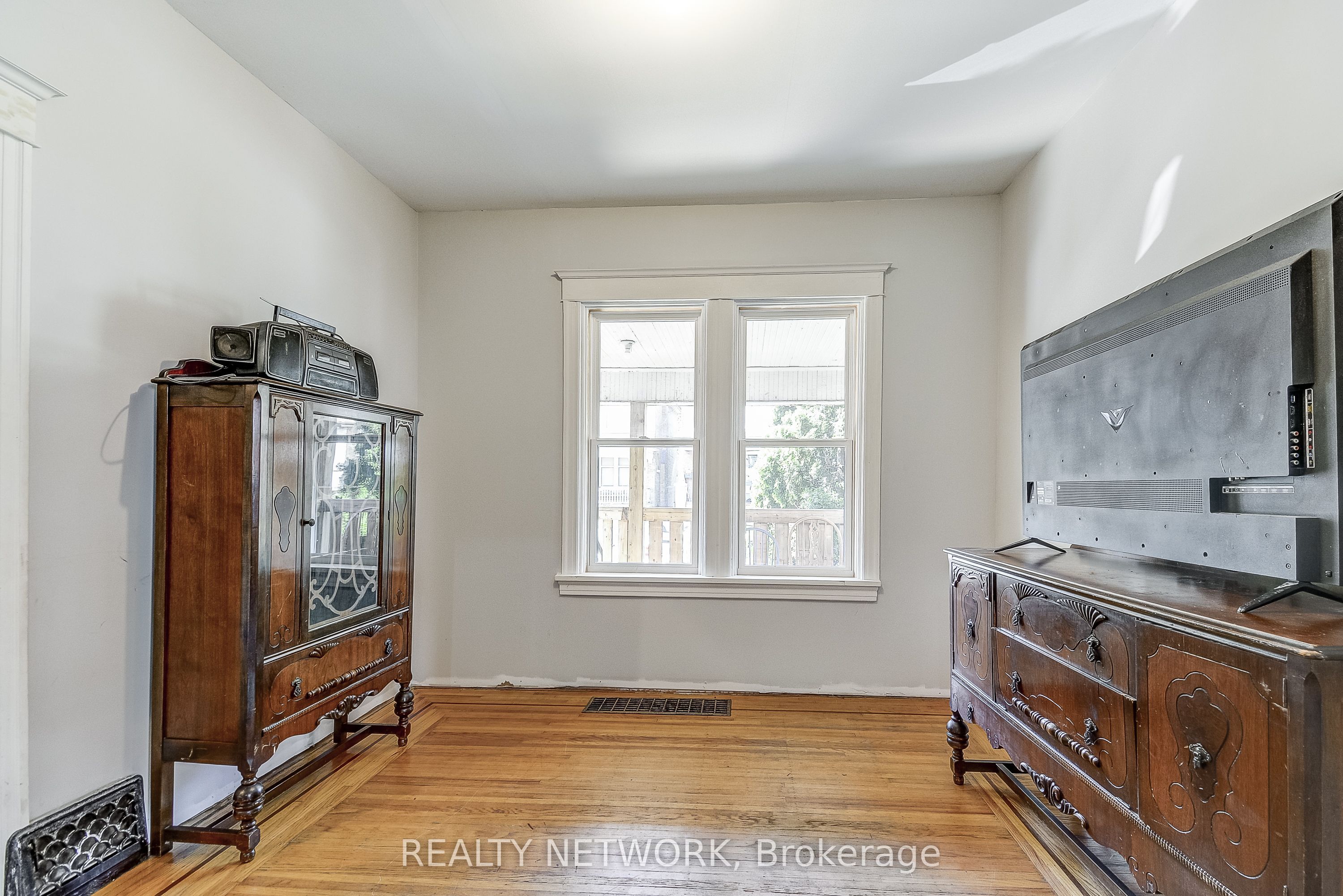 11 Elm Street Property Photo 7
