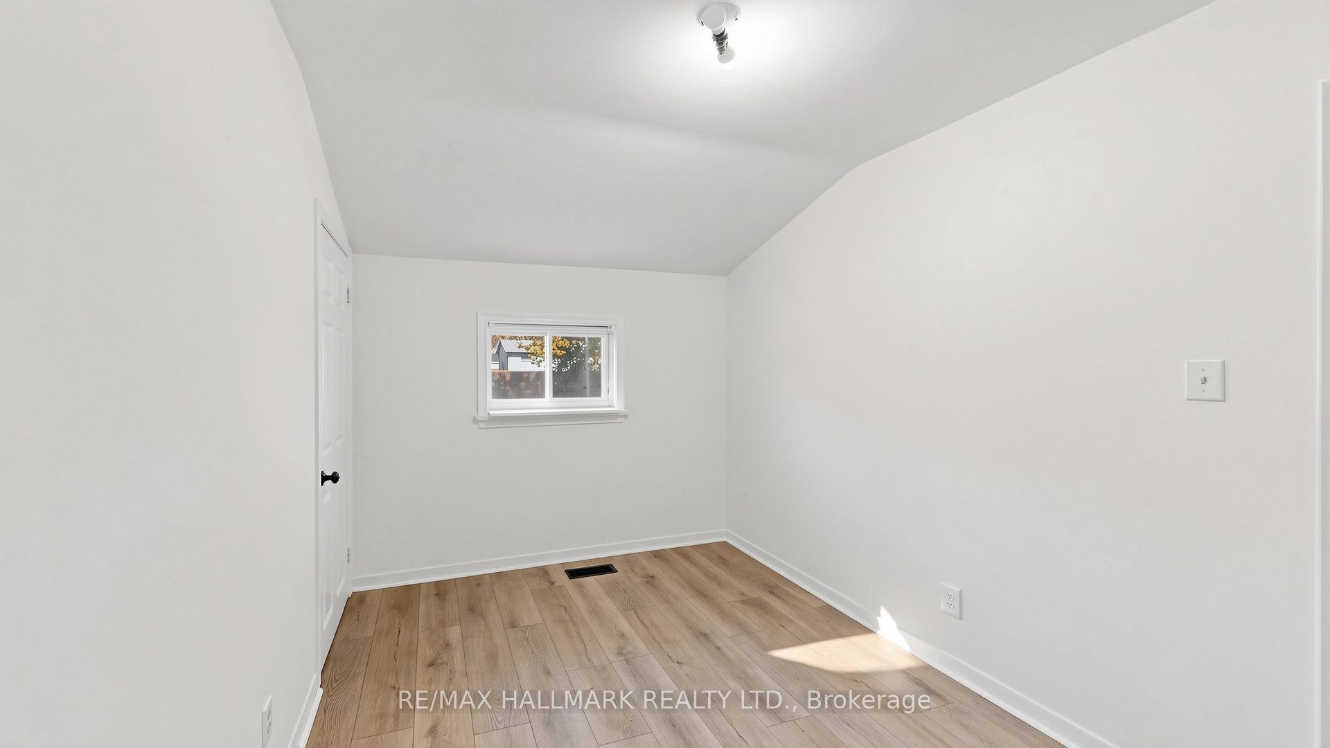 86 Queen Street Property Photo 25