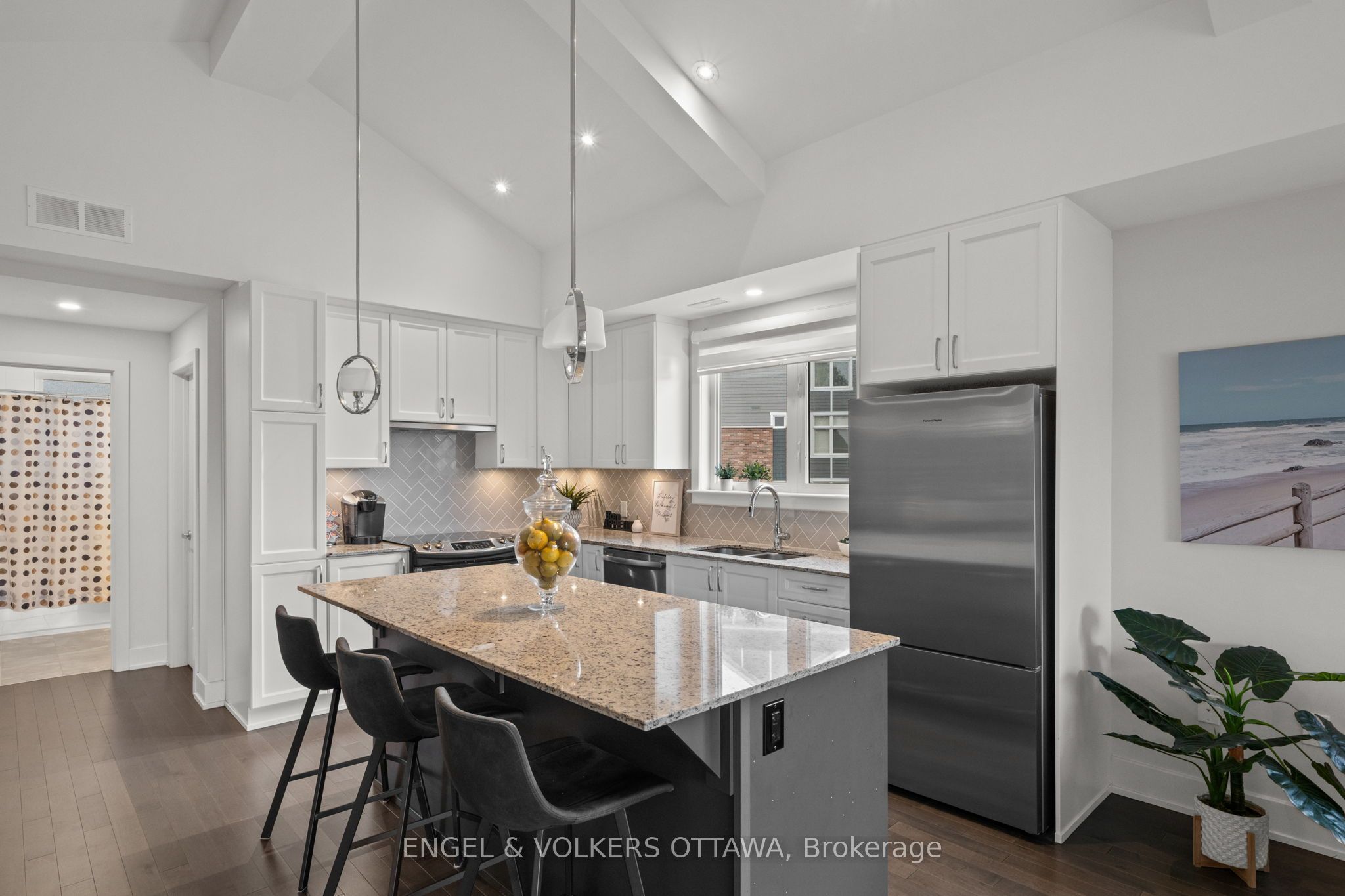 244 Mullin Private Property Photo 8