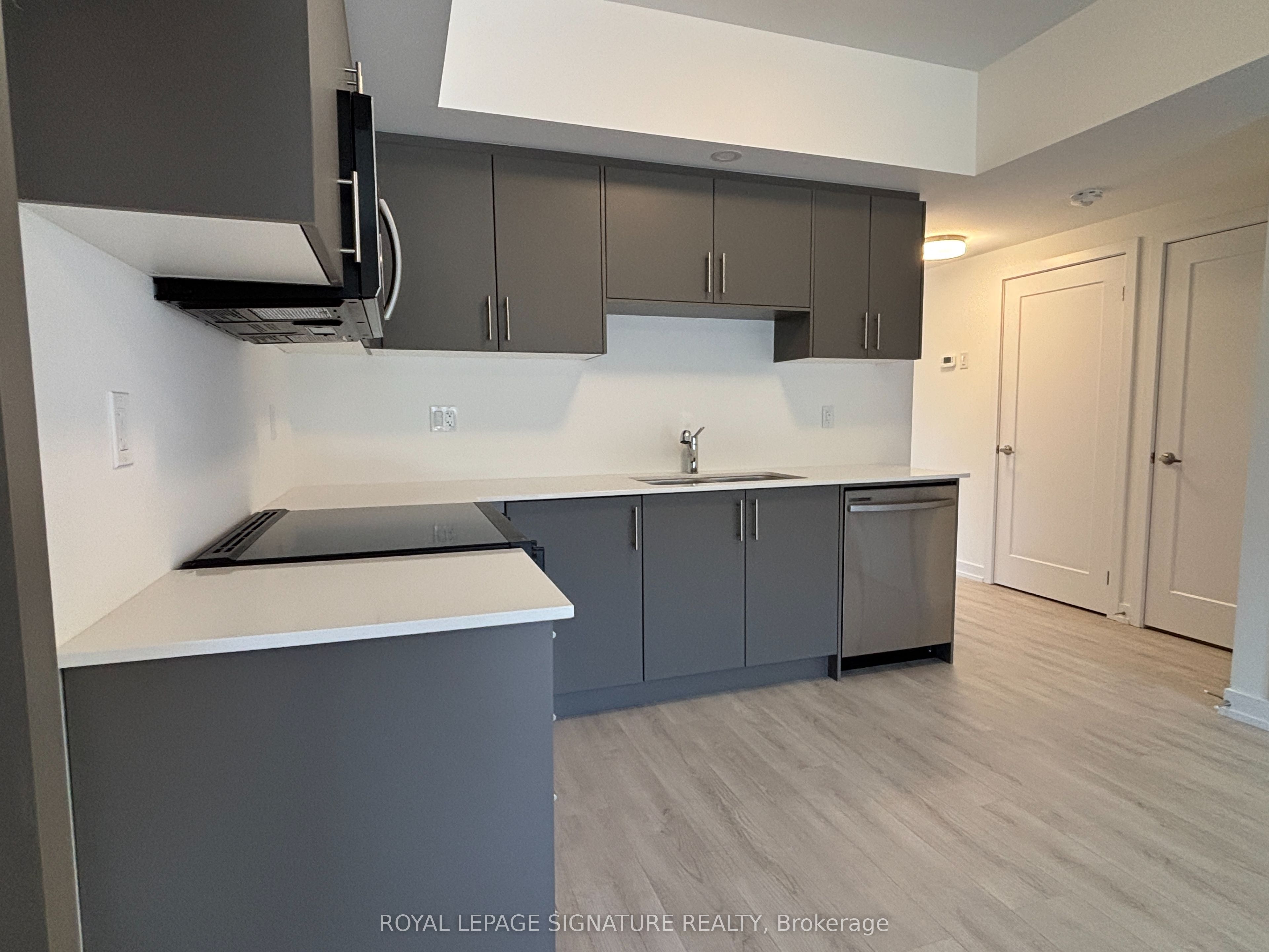 42 Lowes Road W 16 Property Photo 3
