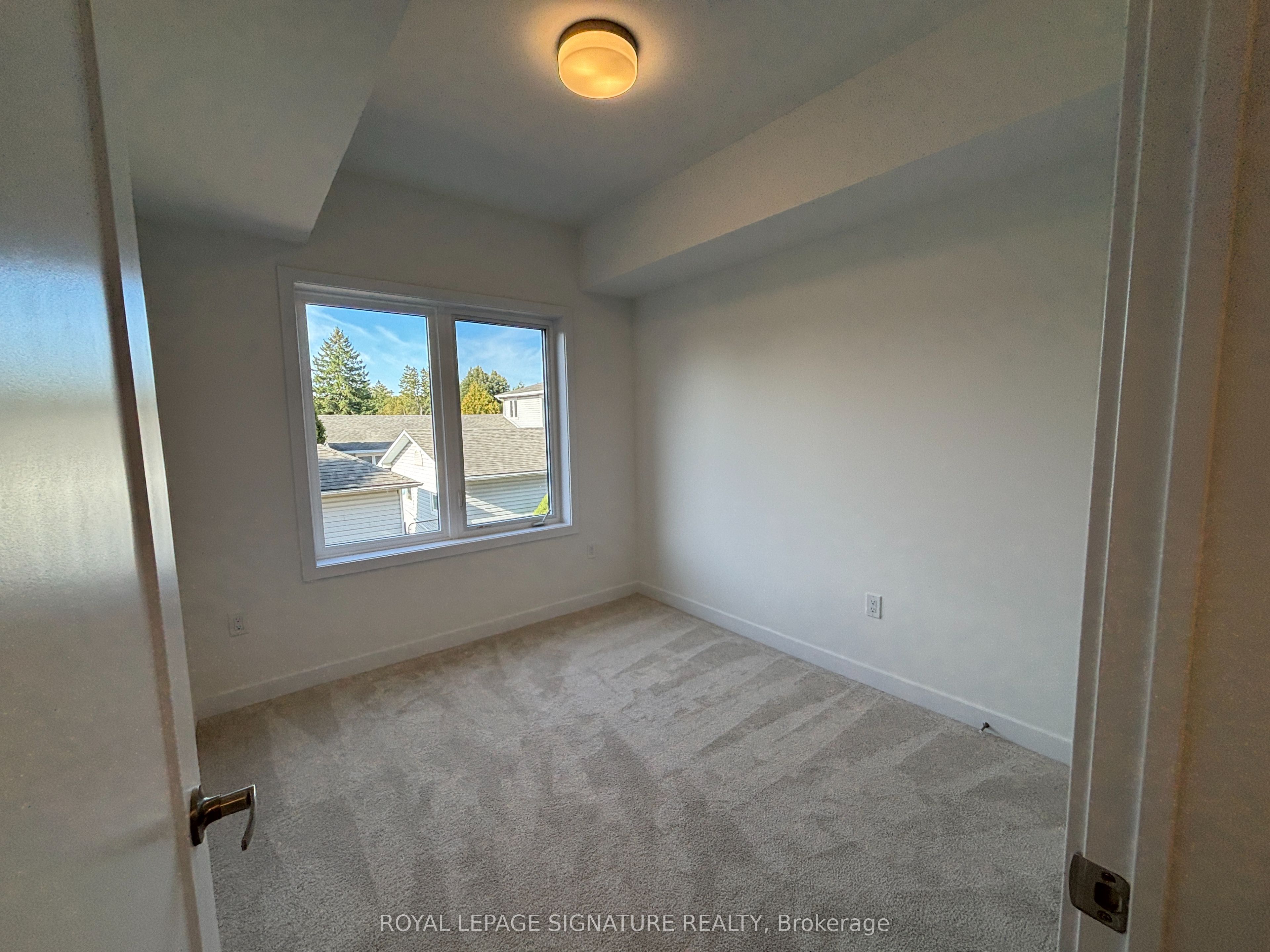 42 Lowes Road W 16 Property Photo 13