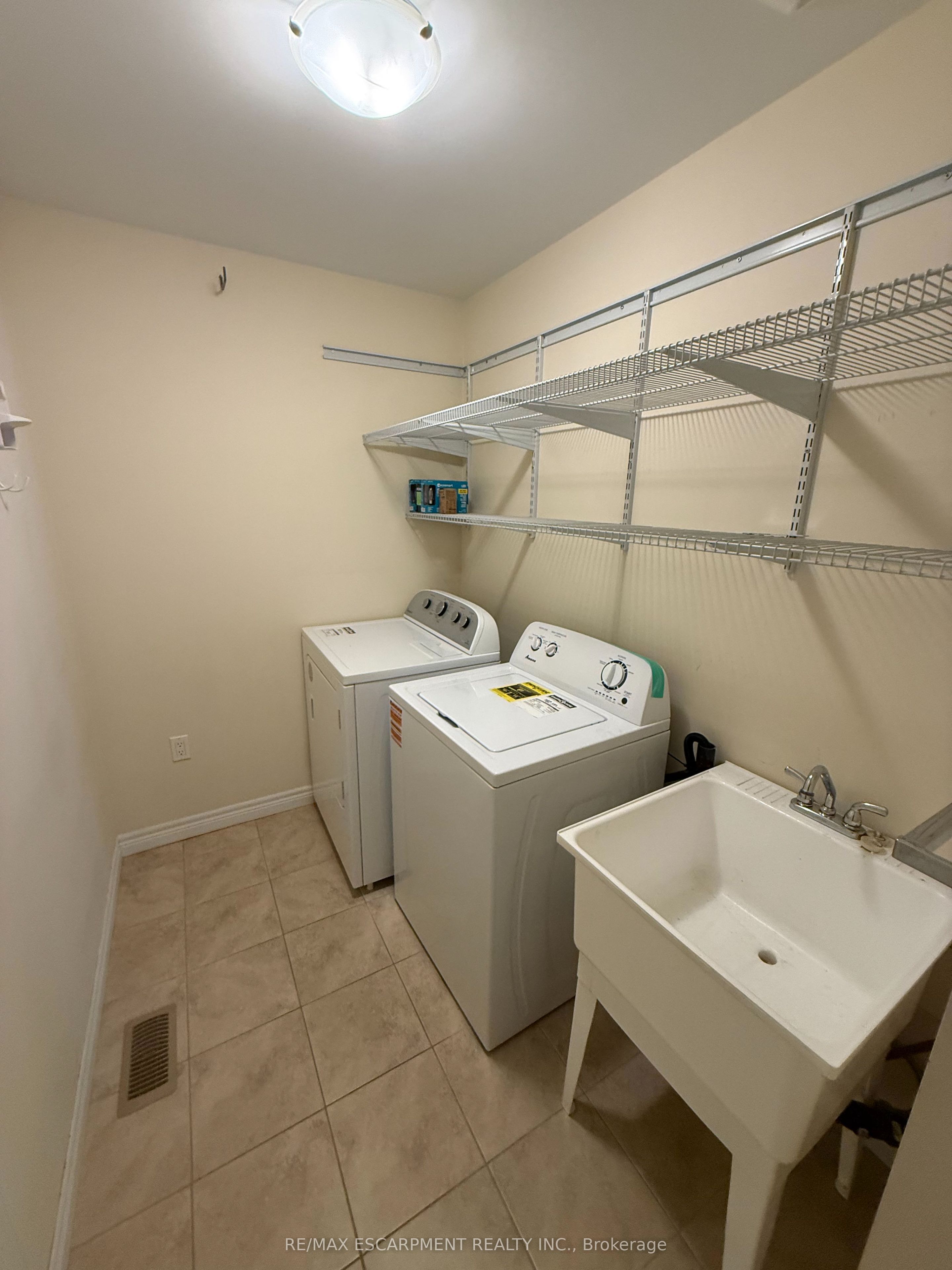 81 Bellagio Avenue Property Photo 23
