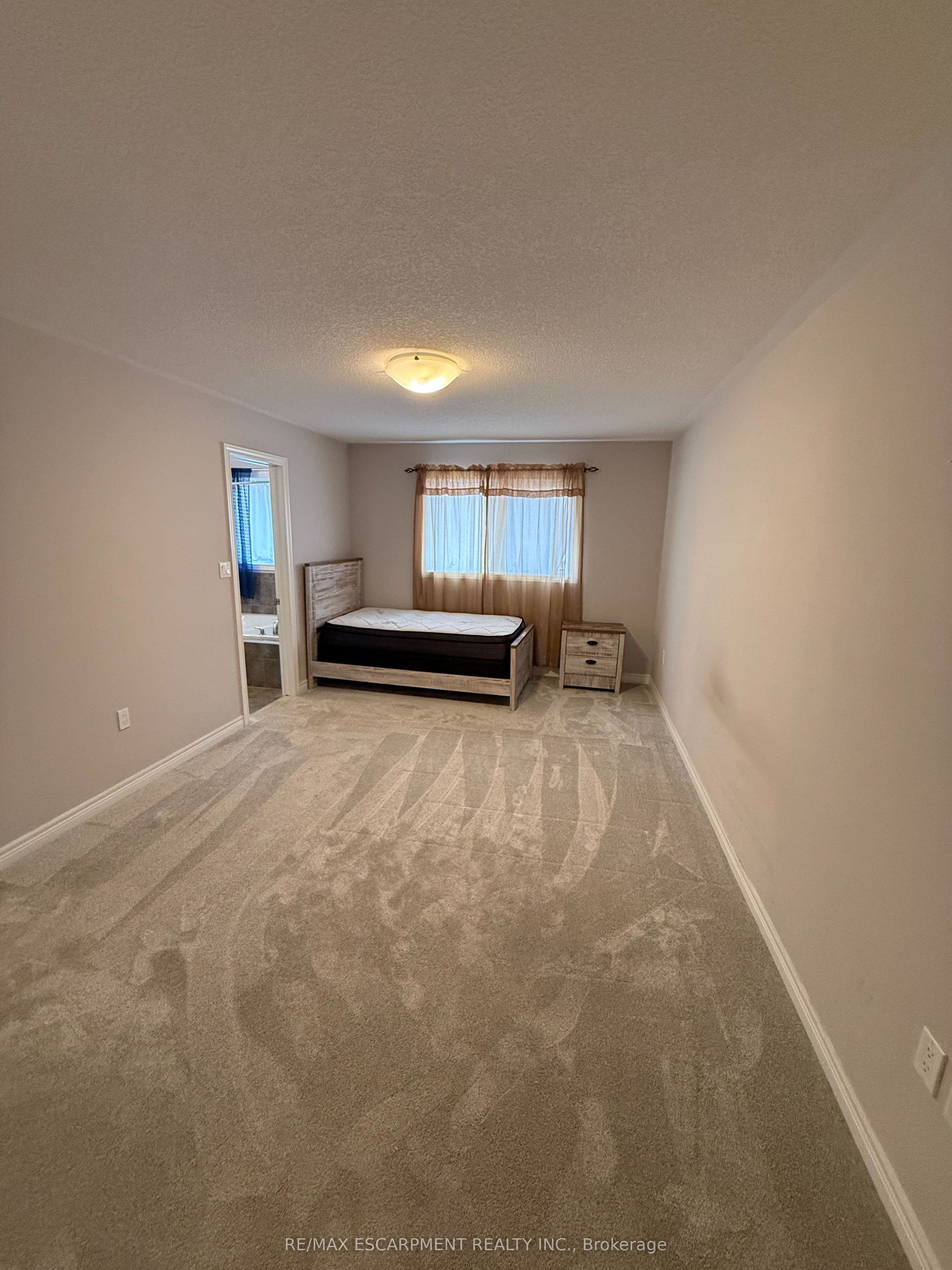 81 Bellagio Avenue Property Photo 28