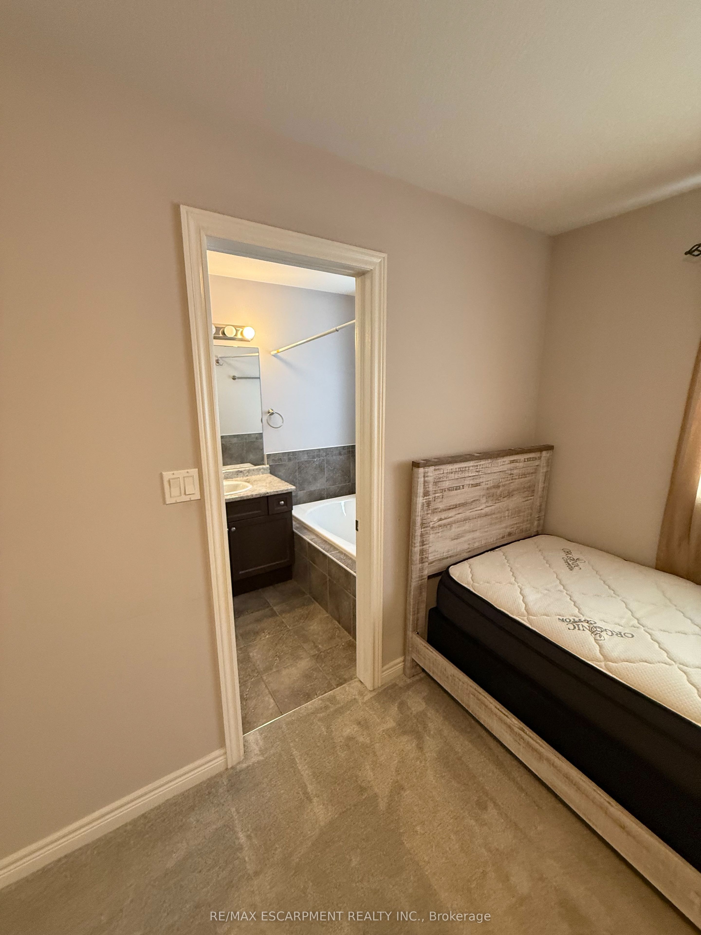 81 Bellagio Avenue Property Photo 30