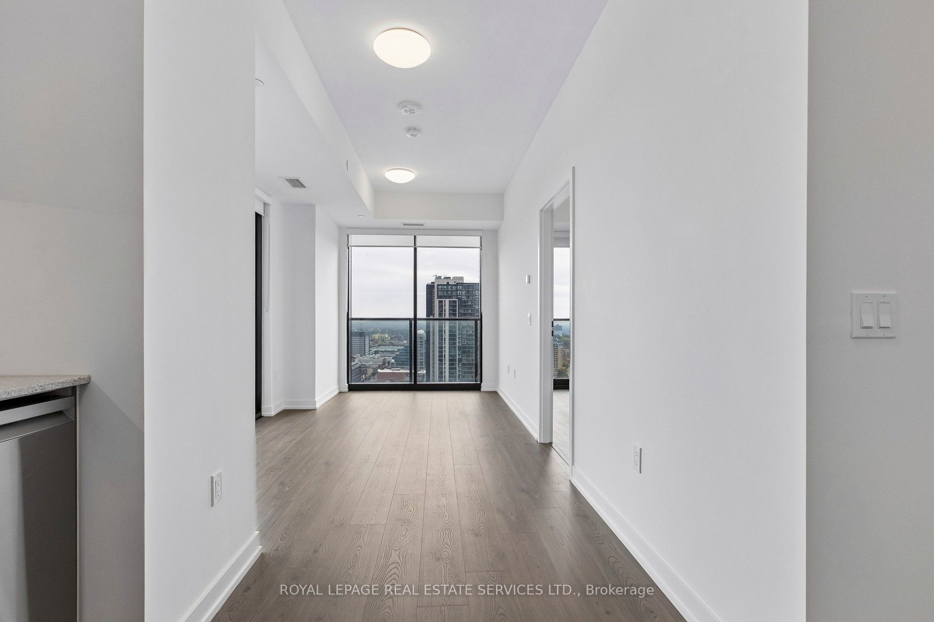 30 Francis Street S 2408 Property Photo 4
