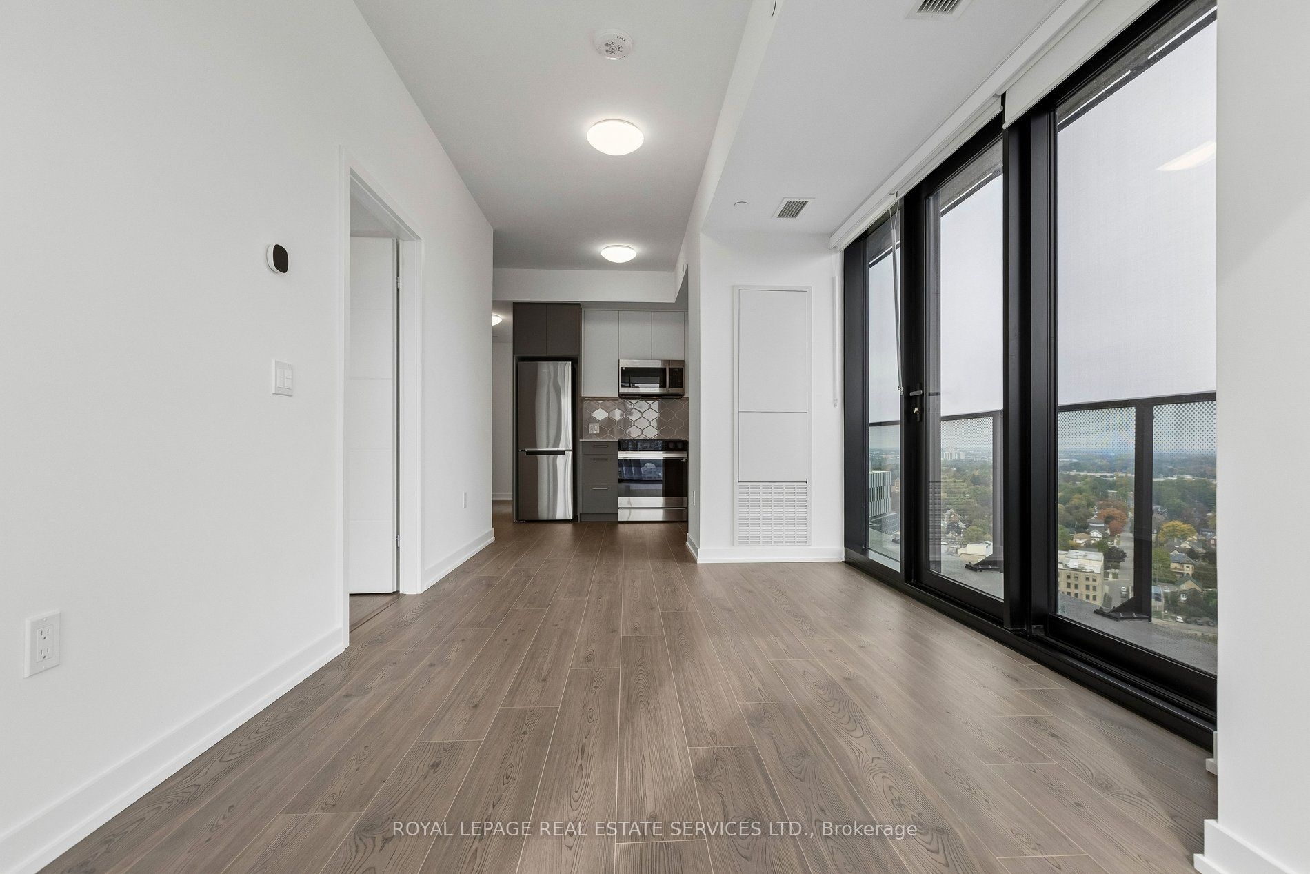 30 Francis Street S 2408 Property Photo 11