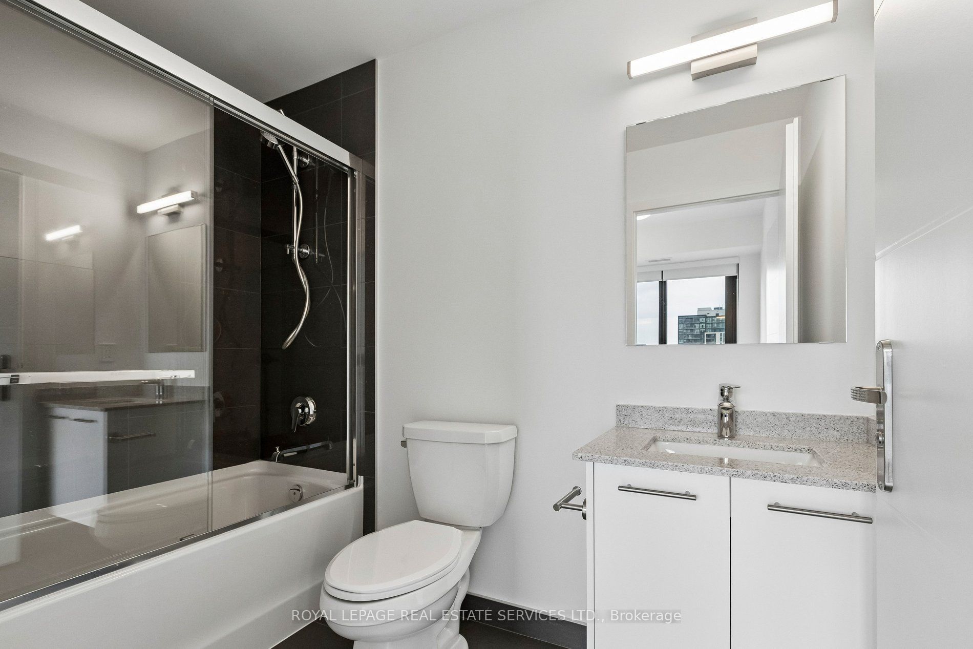 30 Francis Street S 2408 Property Photo 27
