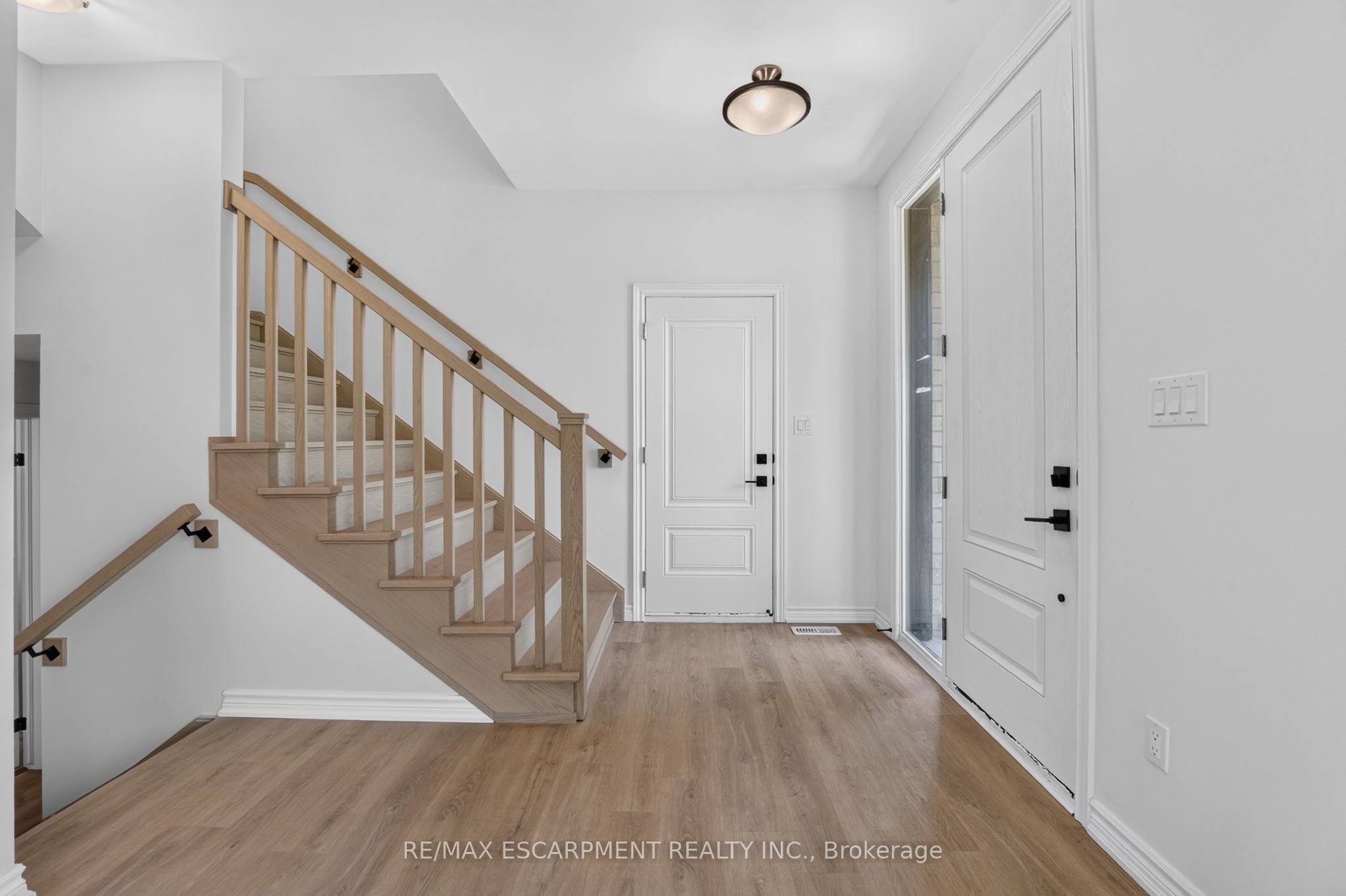 203 Park Street Property Photo 4