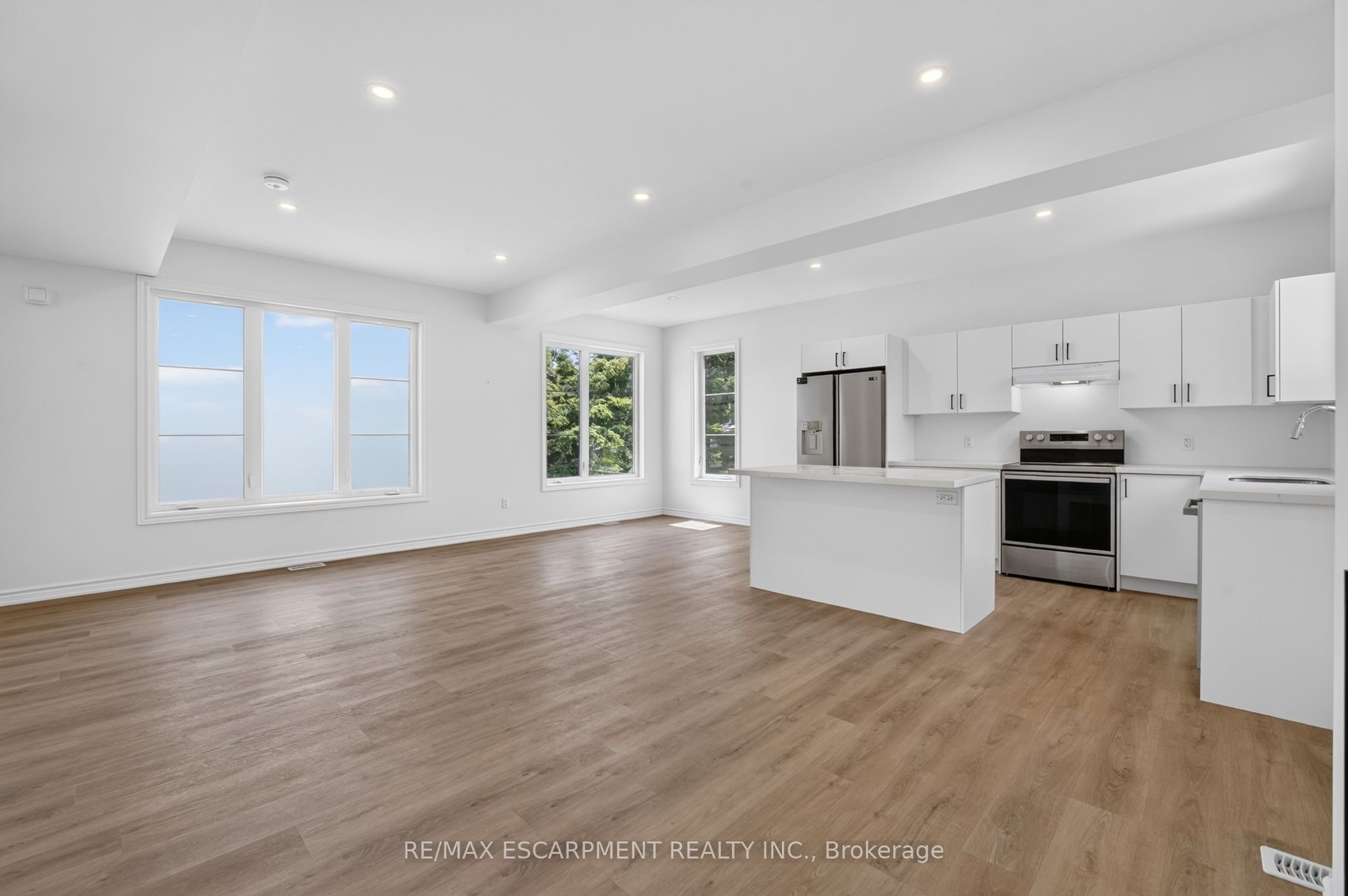 203 Park Street Property Photo 9