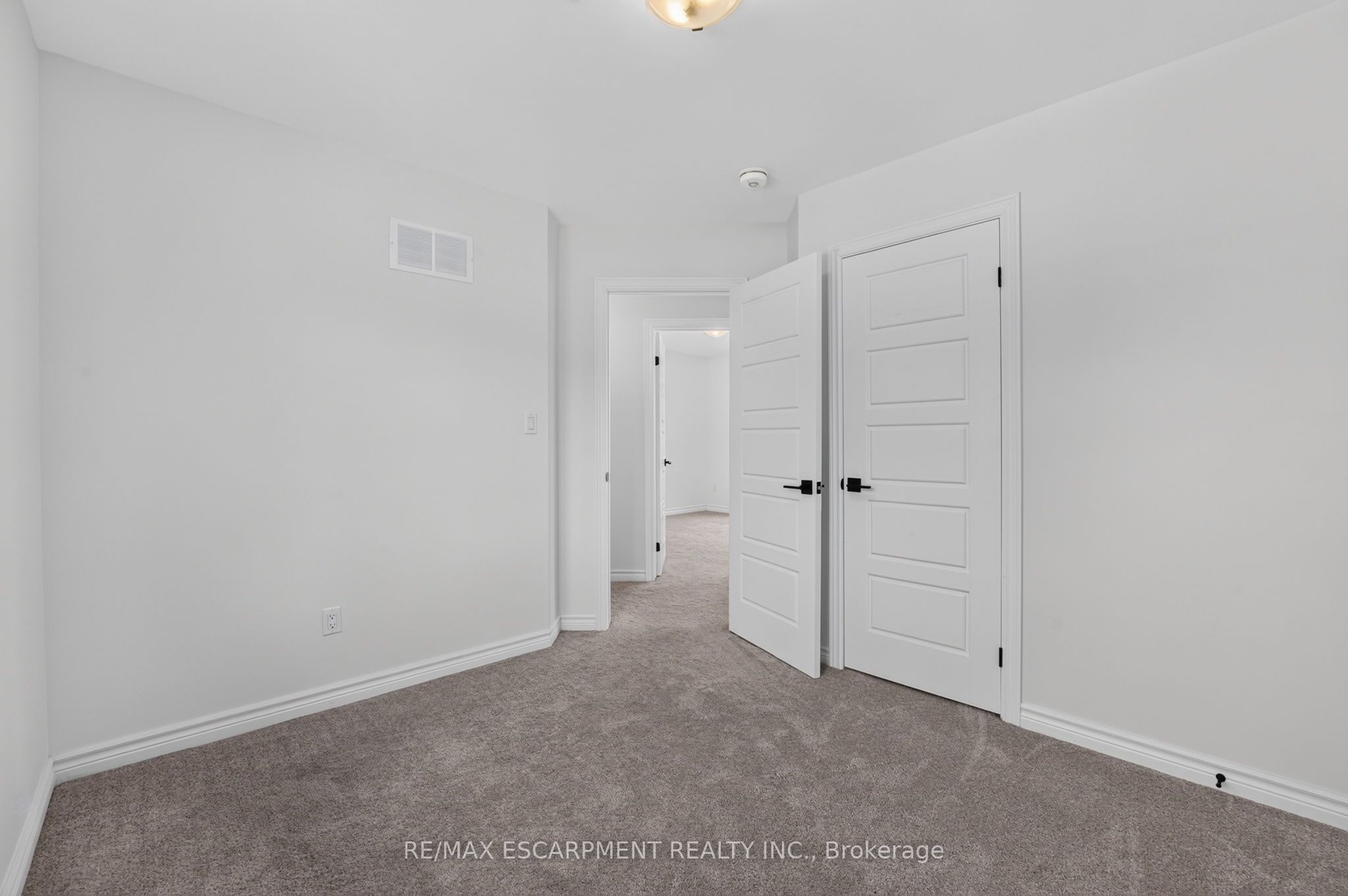 203 Park Street Property Photo 34