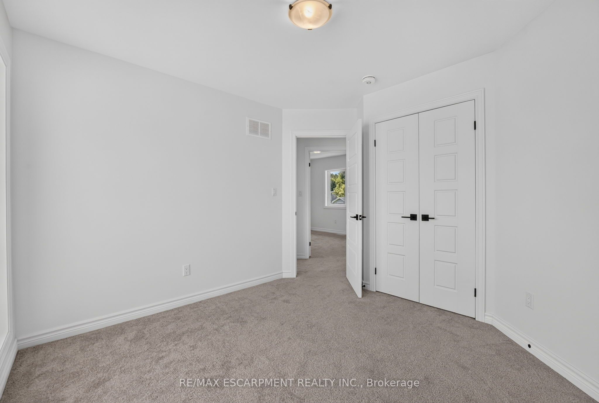 203 Park Street Property Photo 36