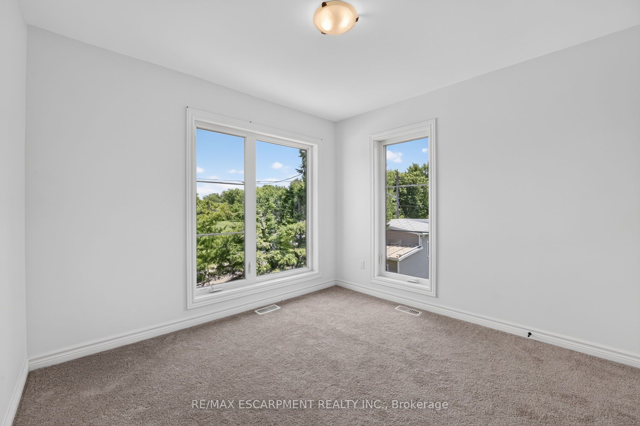 203 Park Street Property Photo 37
