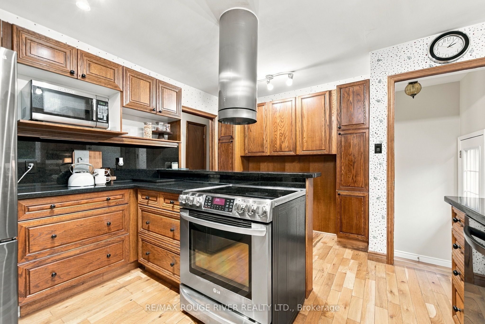 2311 Division Street N Property Photo 13