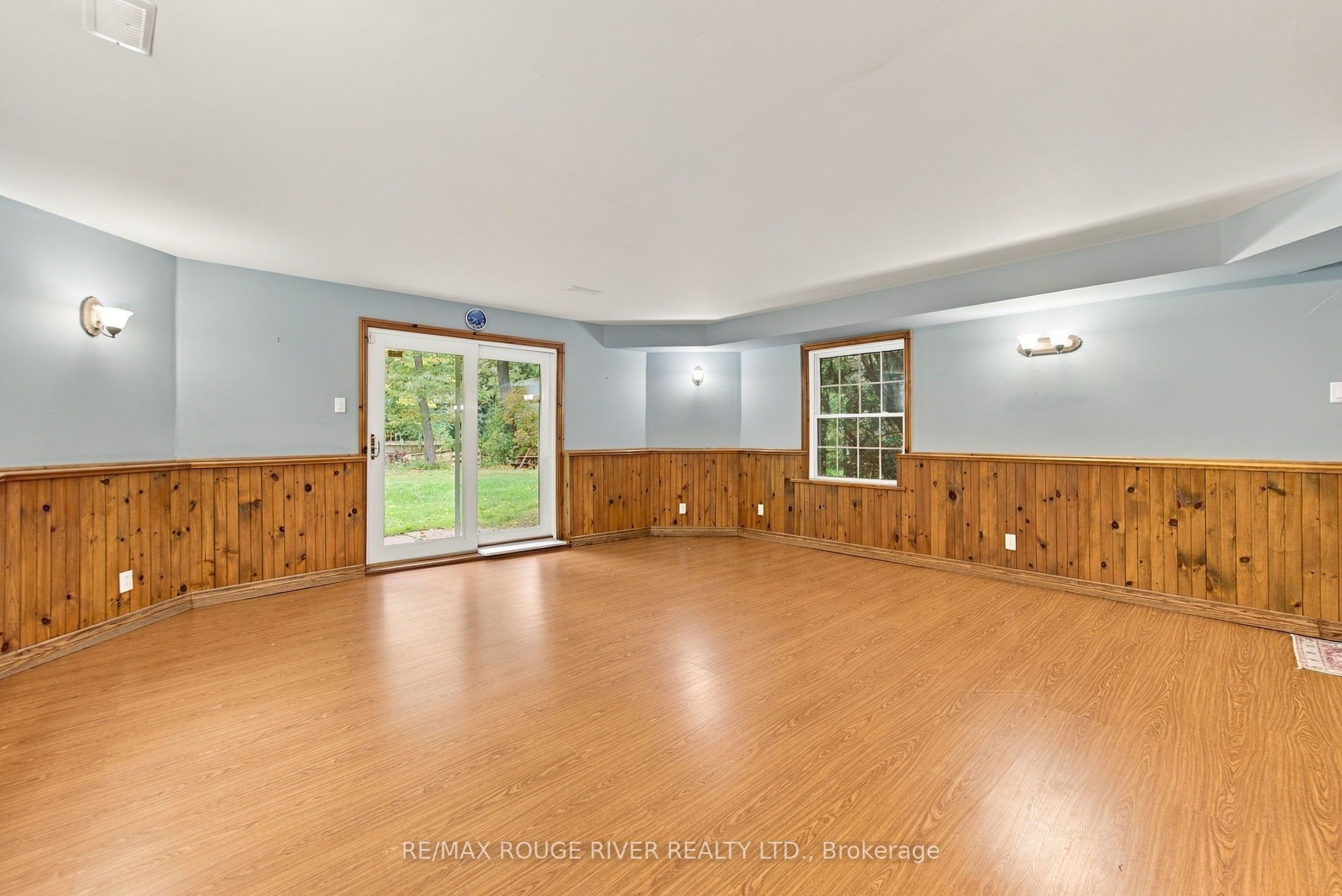 2311 Division Street N Property Photo 32