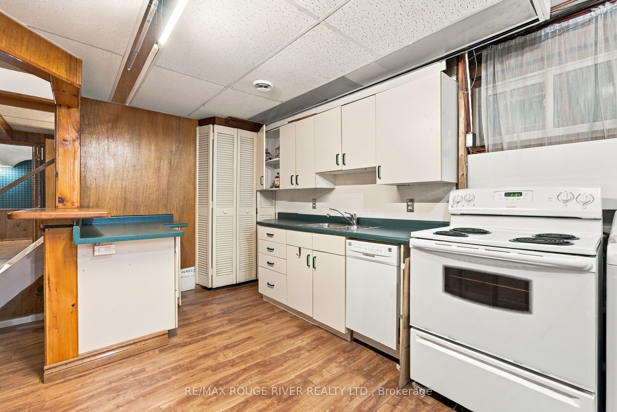 2311 Division Street N Property Photo 33