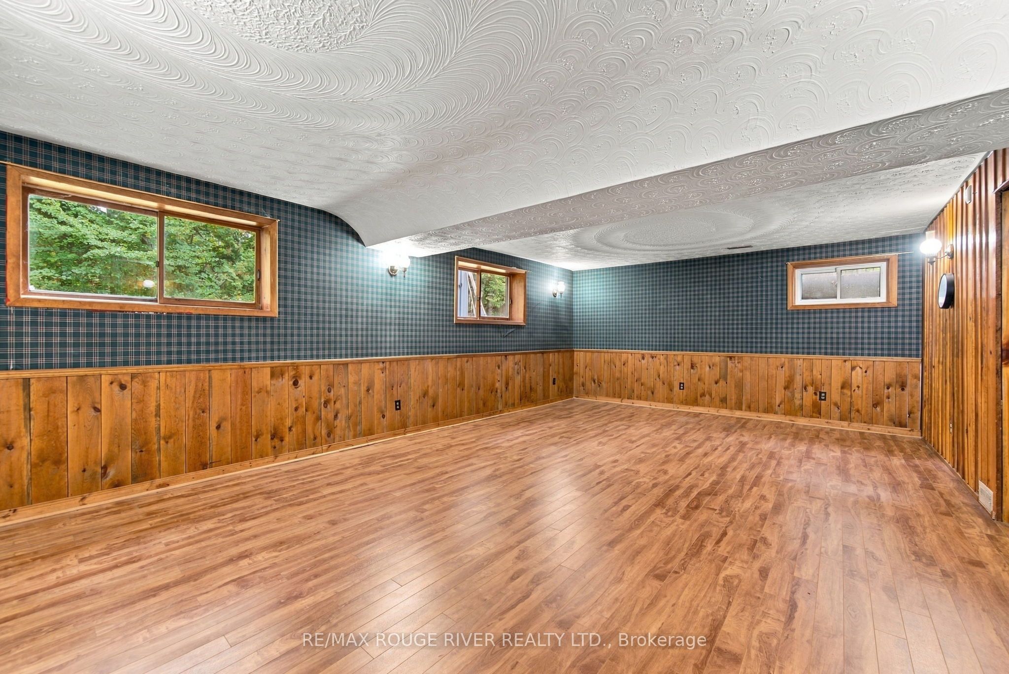 2311 Division Street N Property Photo 36