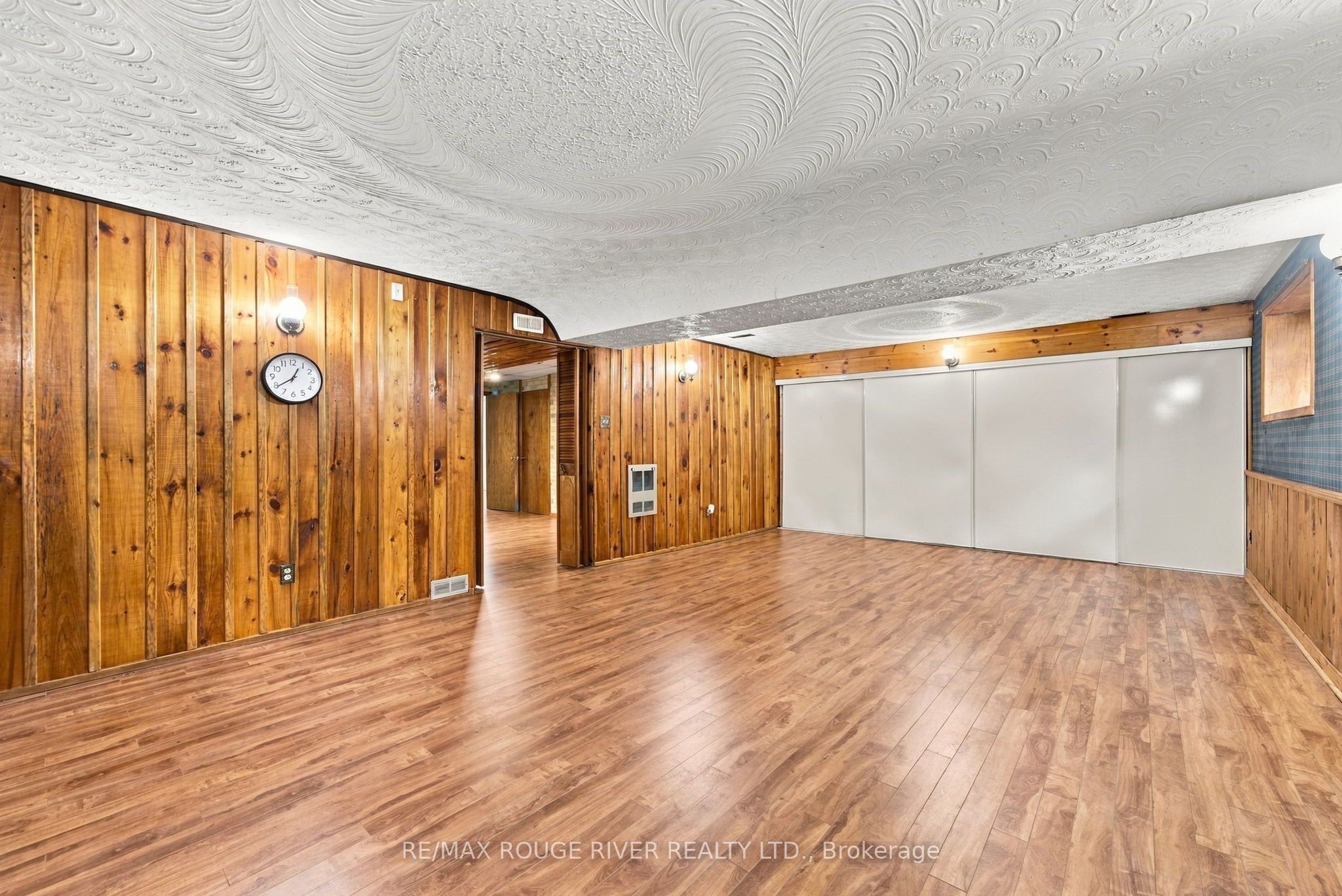 2311 Division Street N Property Photo 37