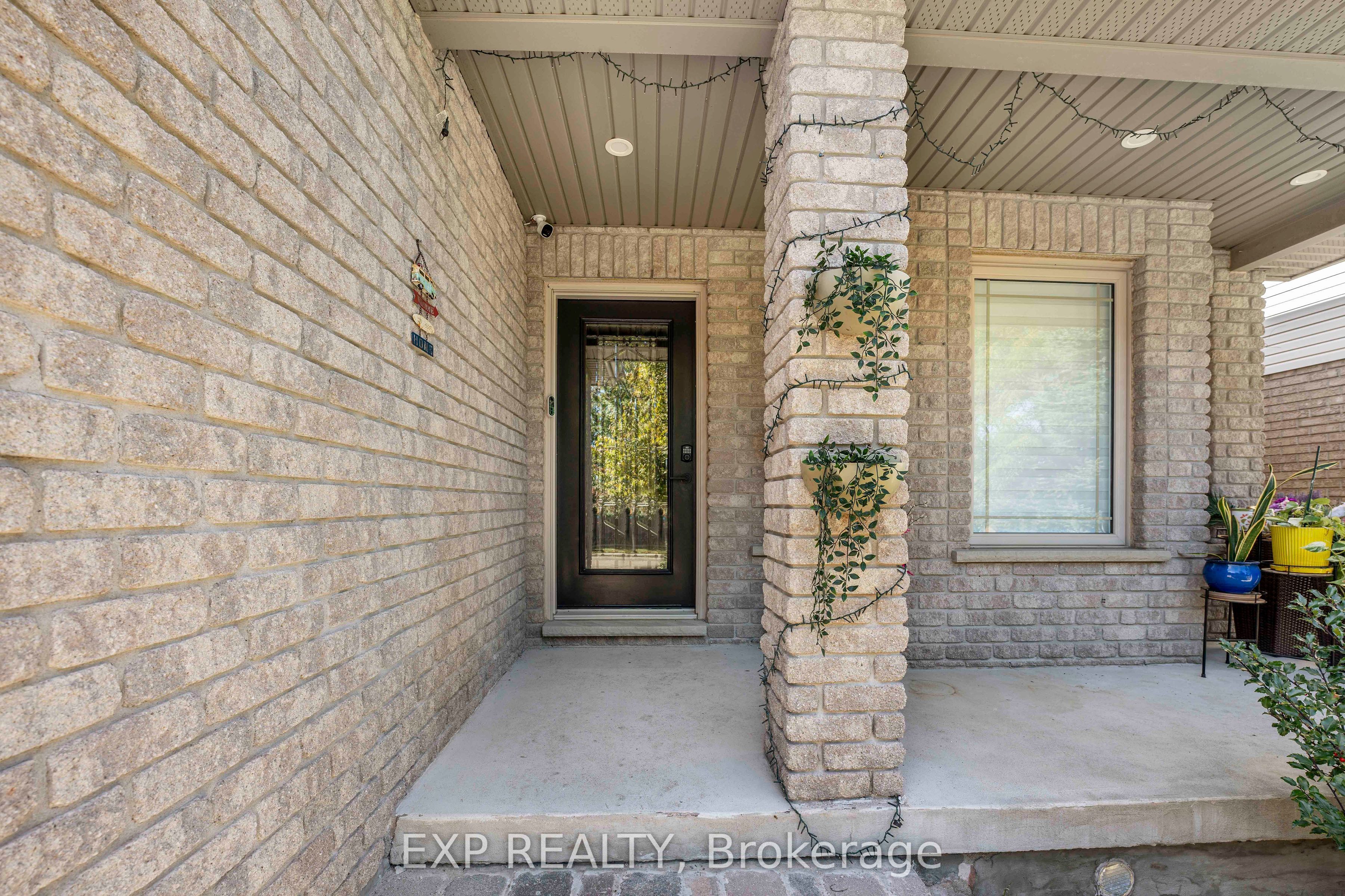 577 Waterton Drive Property Photo 3