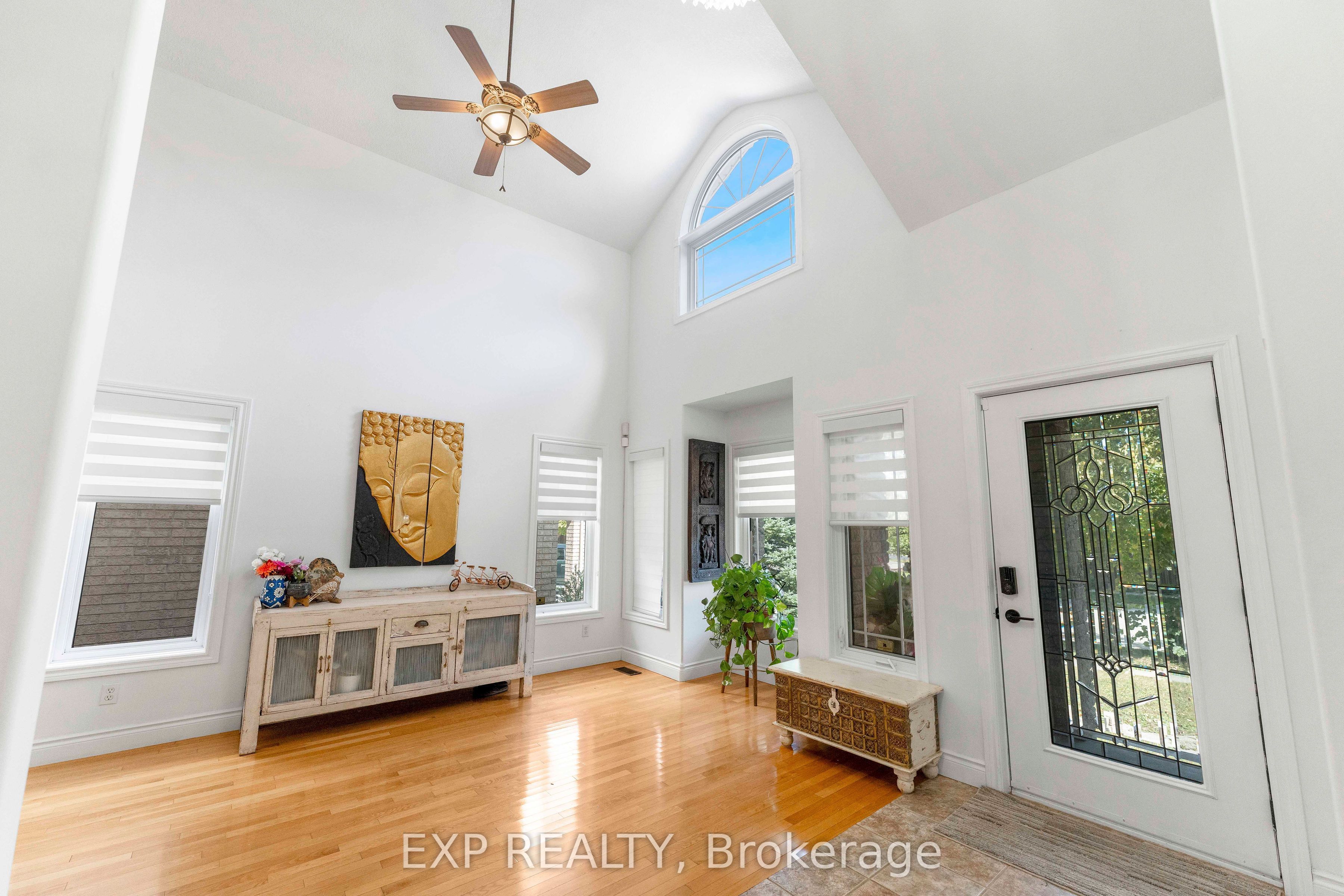 577 Waterton Drive Property Photo 4