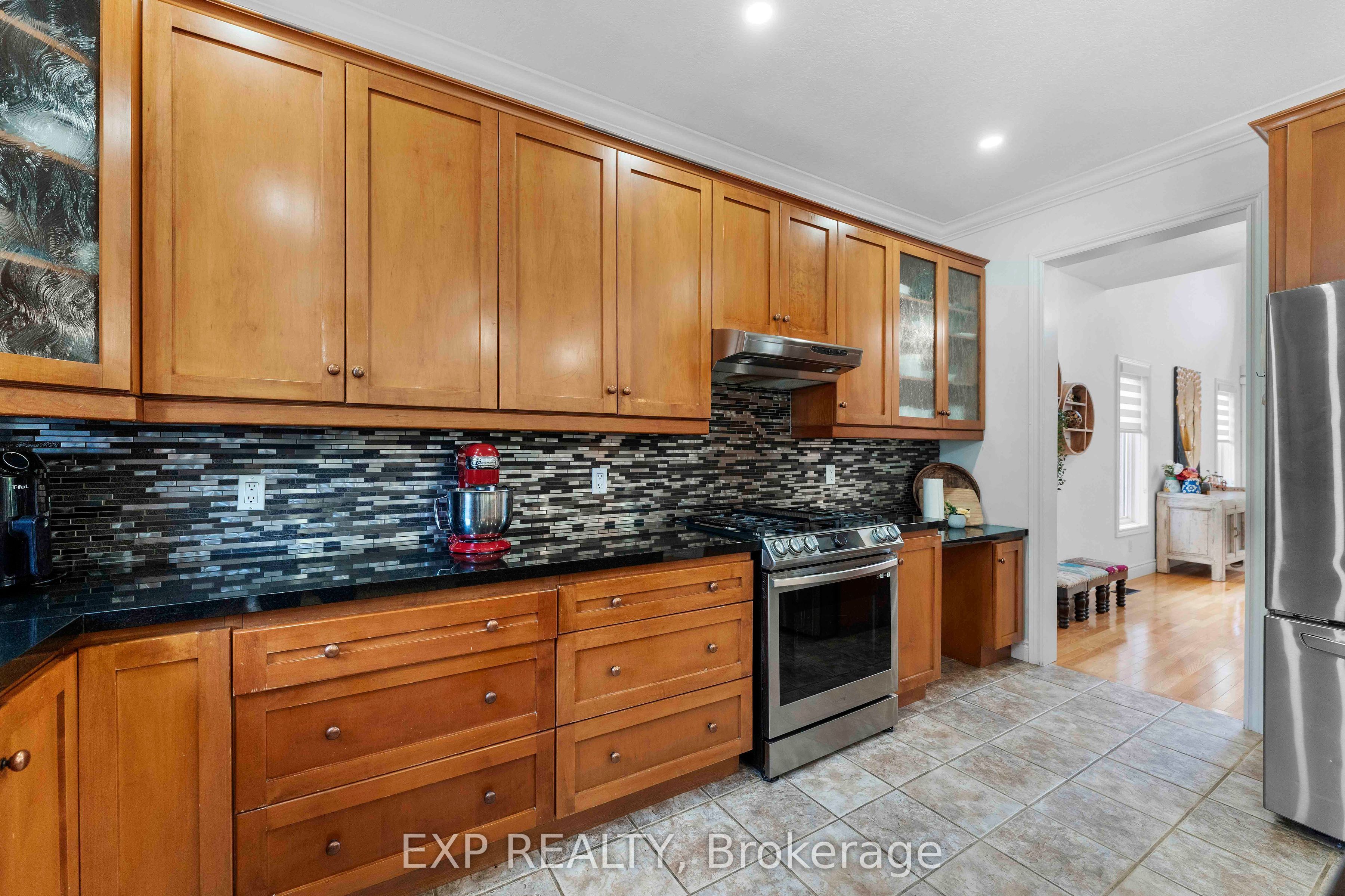 577 Waterton Drive Property Photo 9