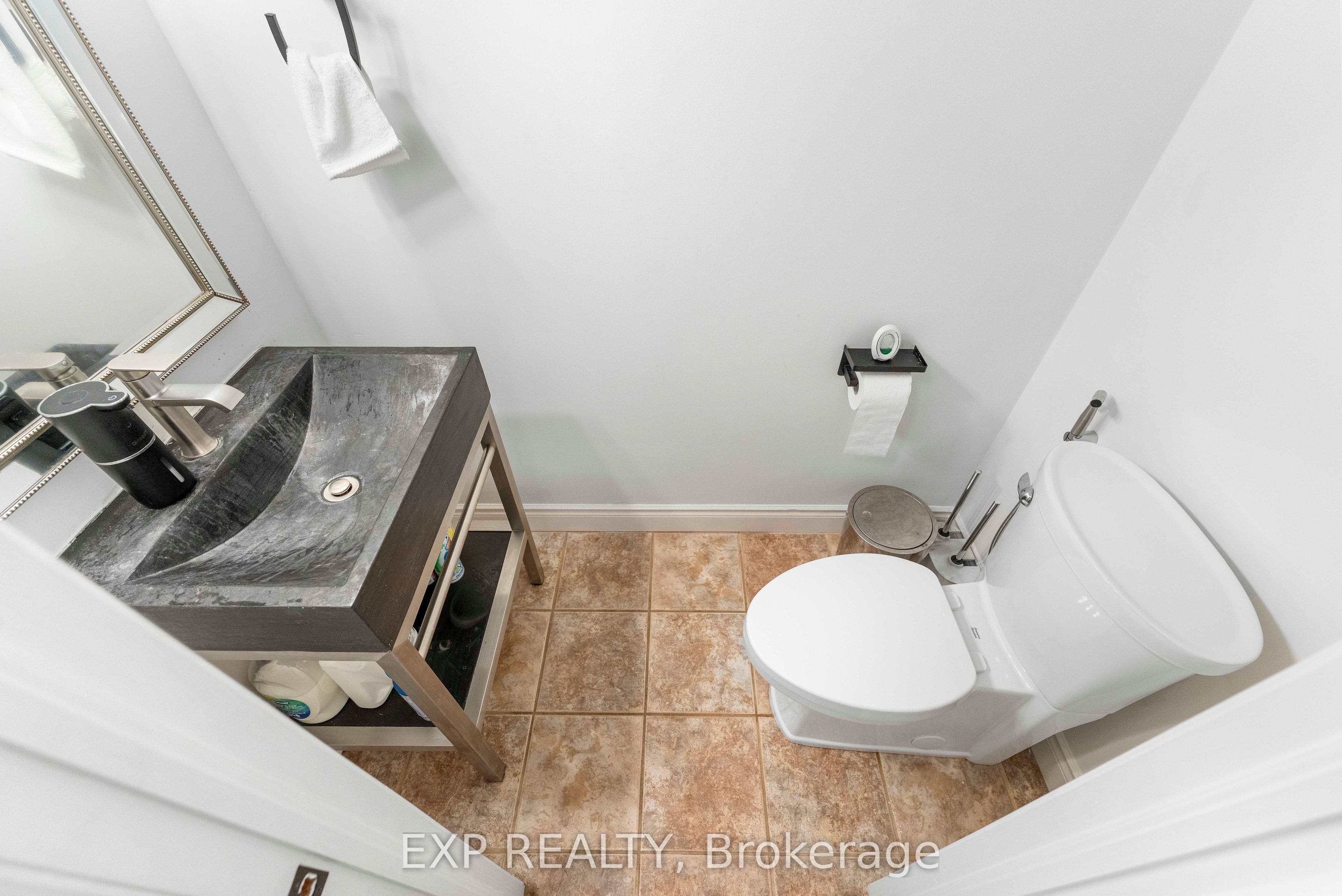 577 Waterton Drive Property Photo 15