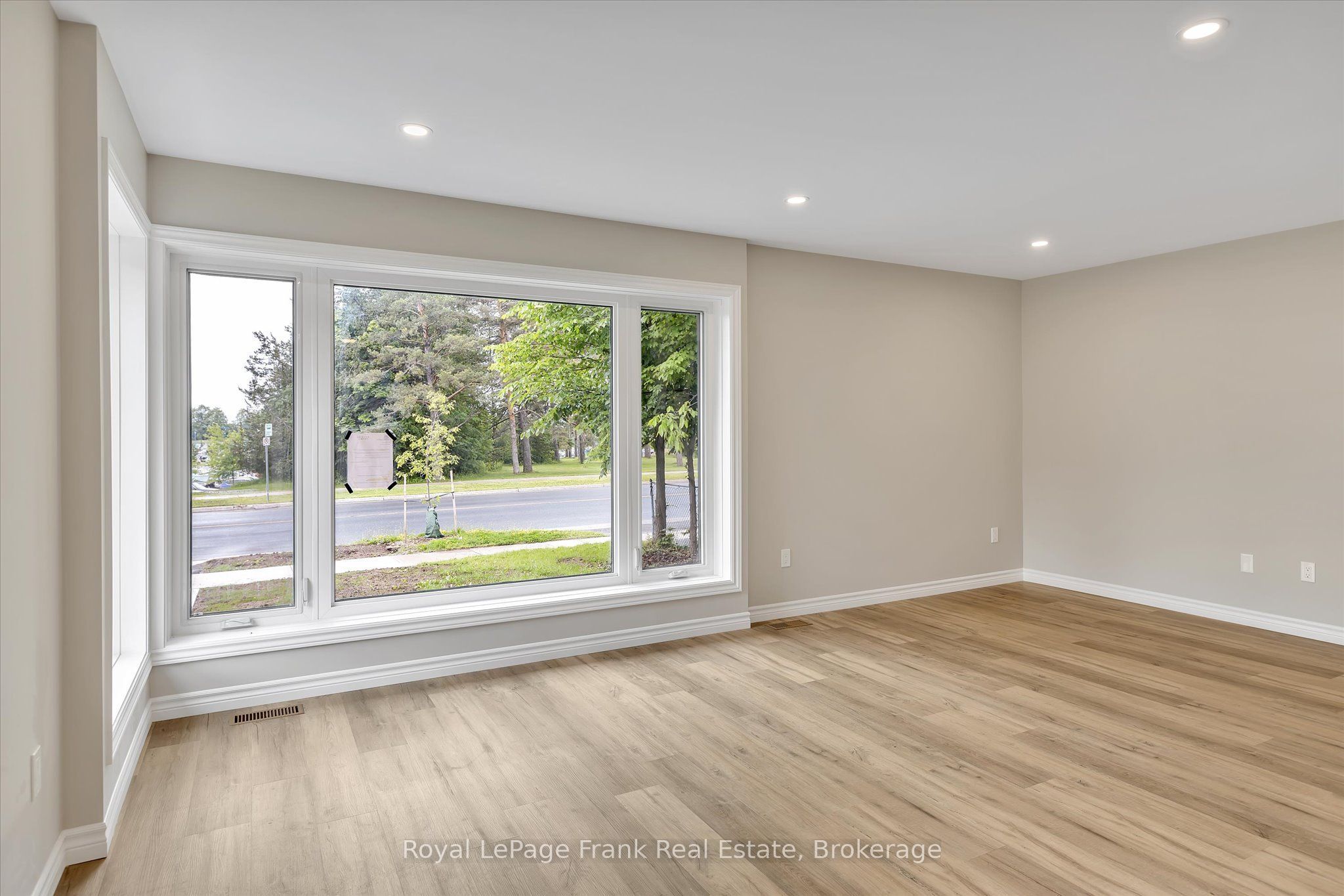 890 Weller Street Main Property Photo 2