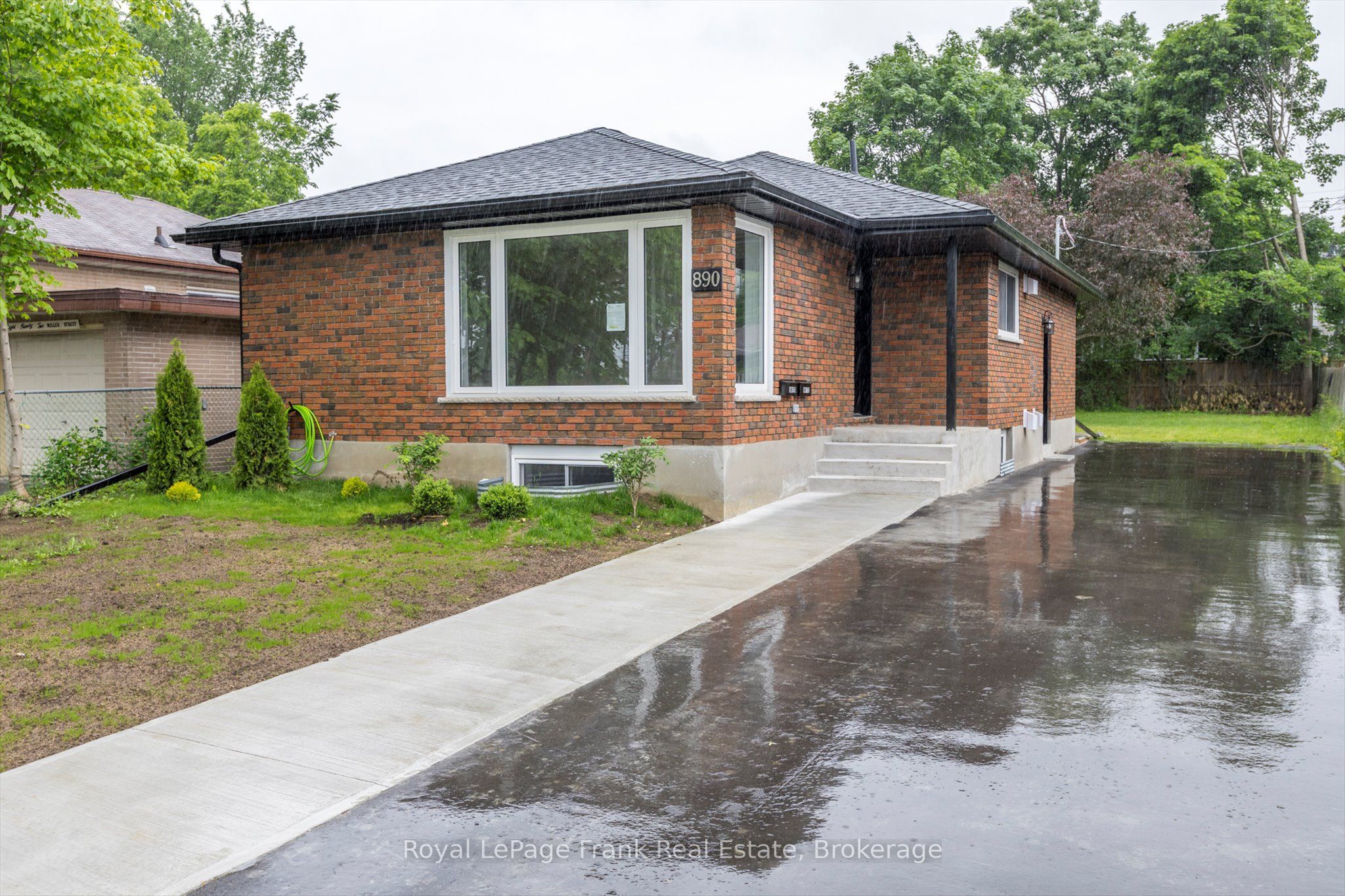 890 Weller Street Main Property Photo 3
