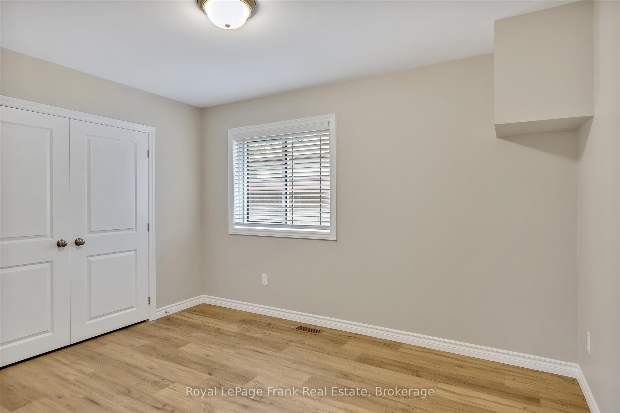 890 Weller Street Main Property Photo 19