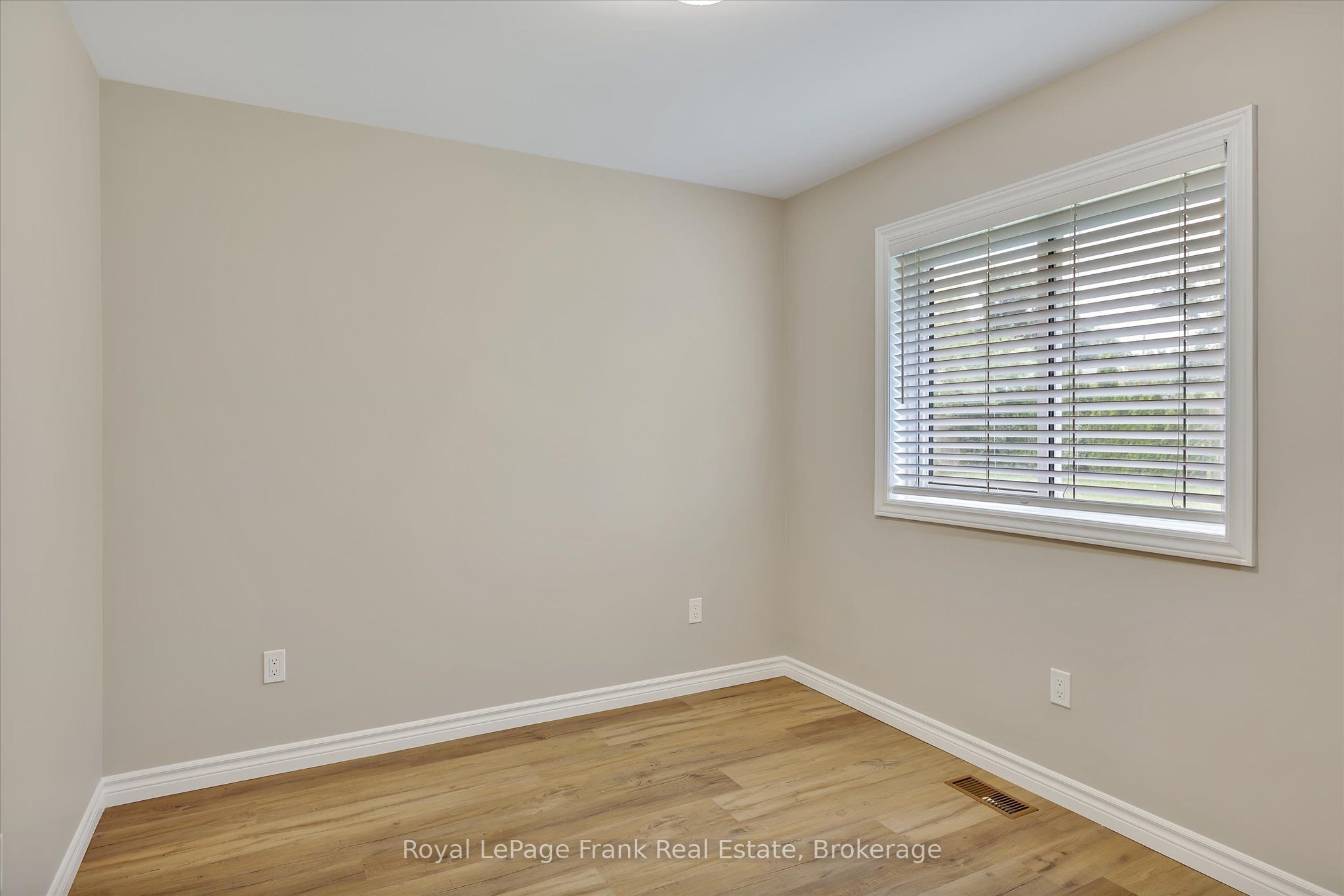 890 Weller Street Main Property Photo 23