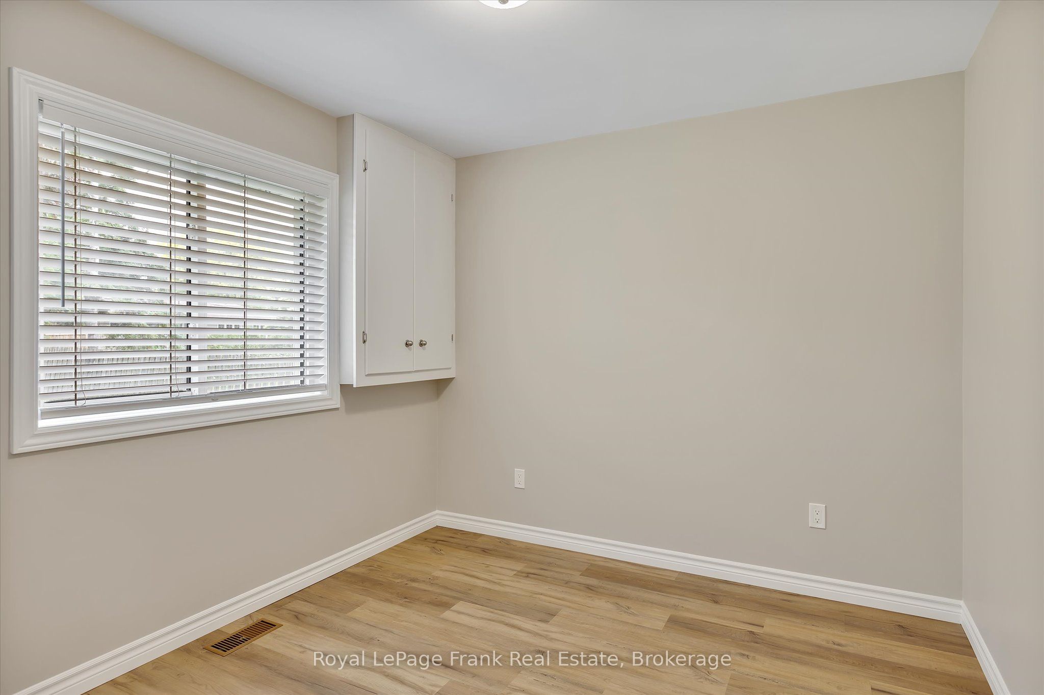 890 Weller Street Main Property Photo 26