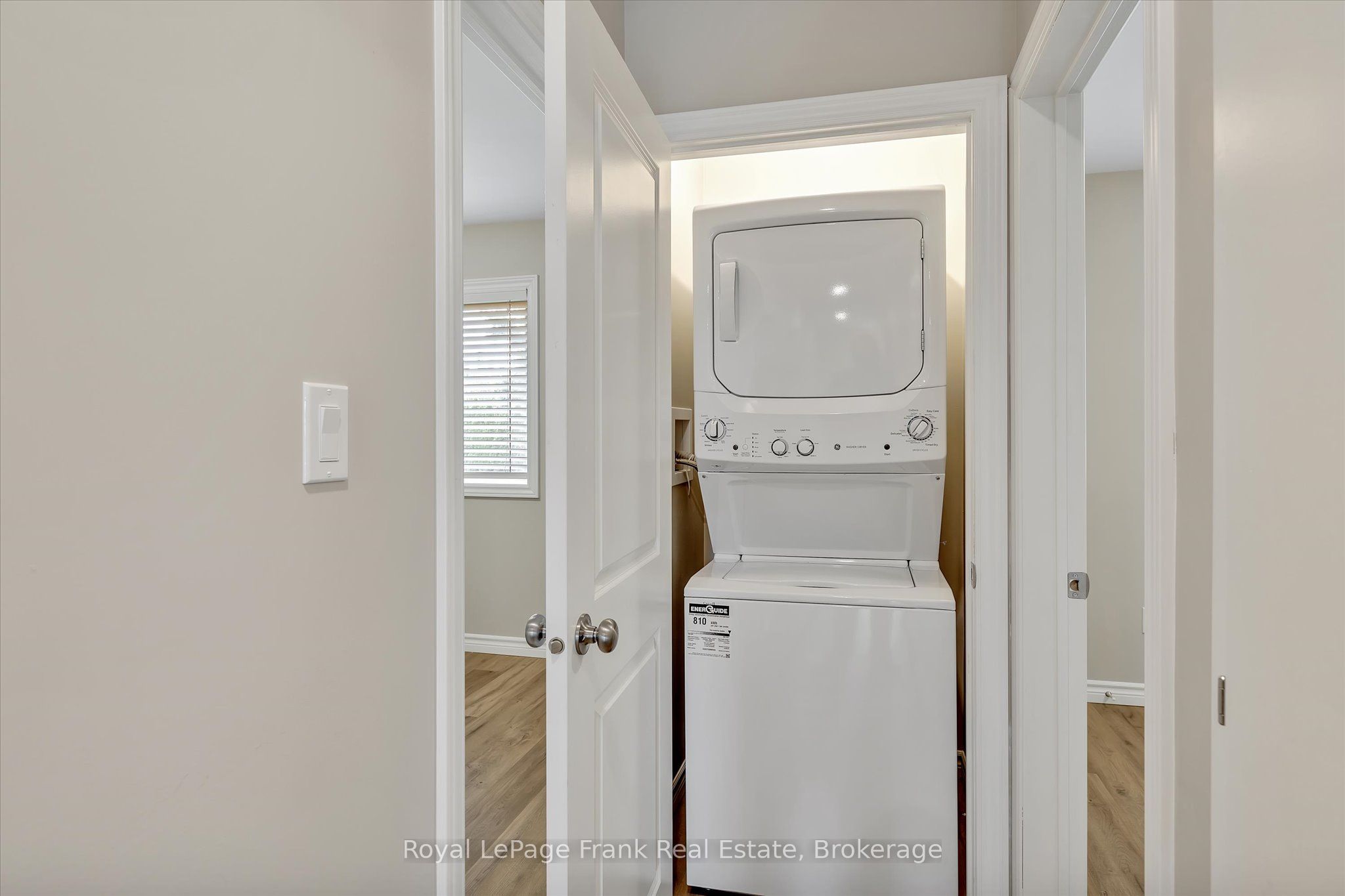890 Weller Street Main Property Photo 28