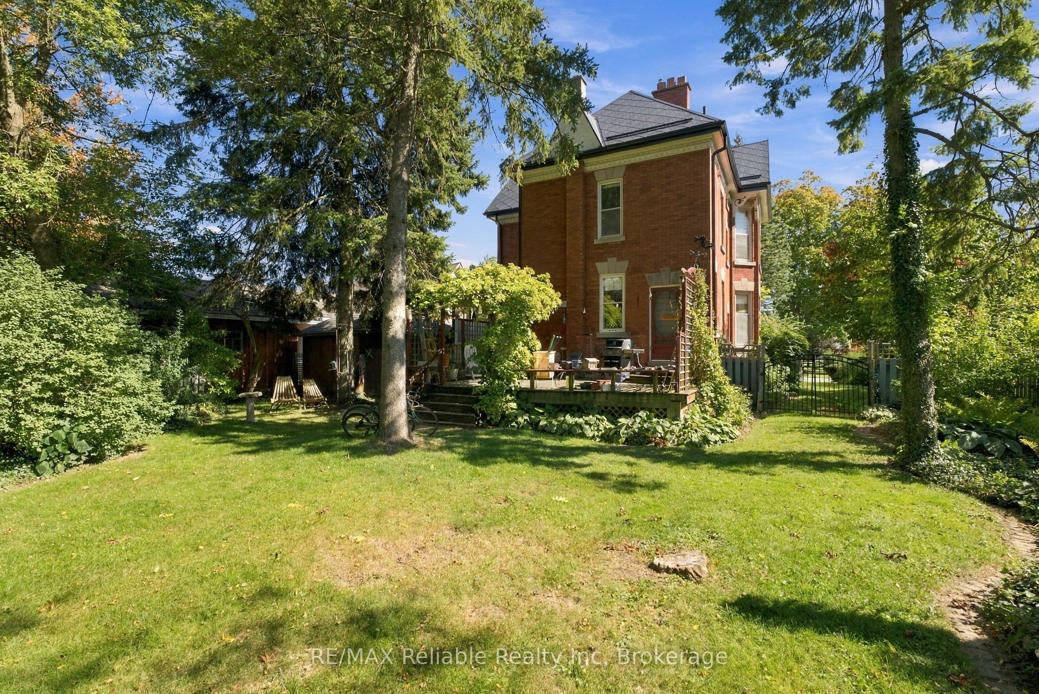 19 Sparling Street Property Photo 14