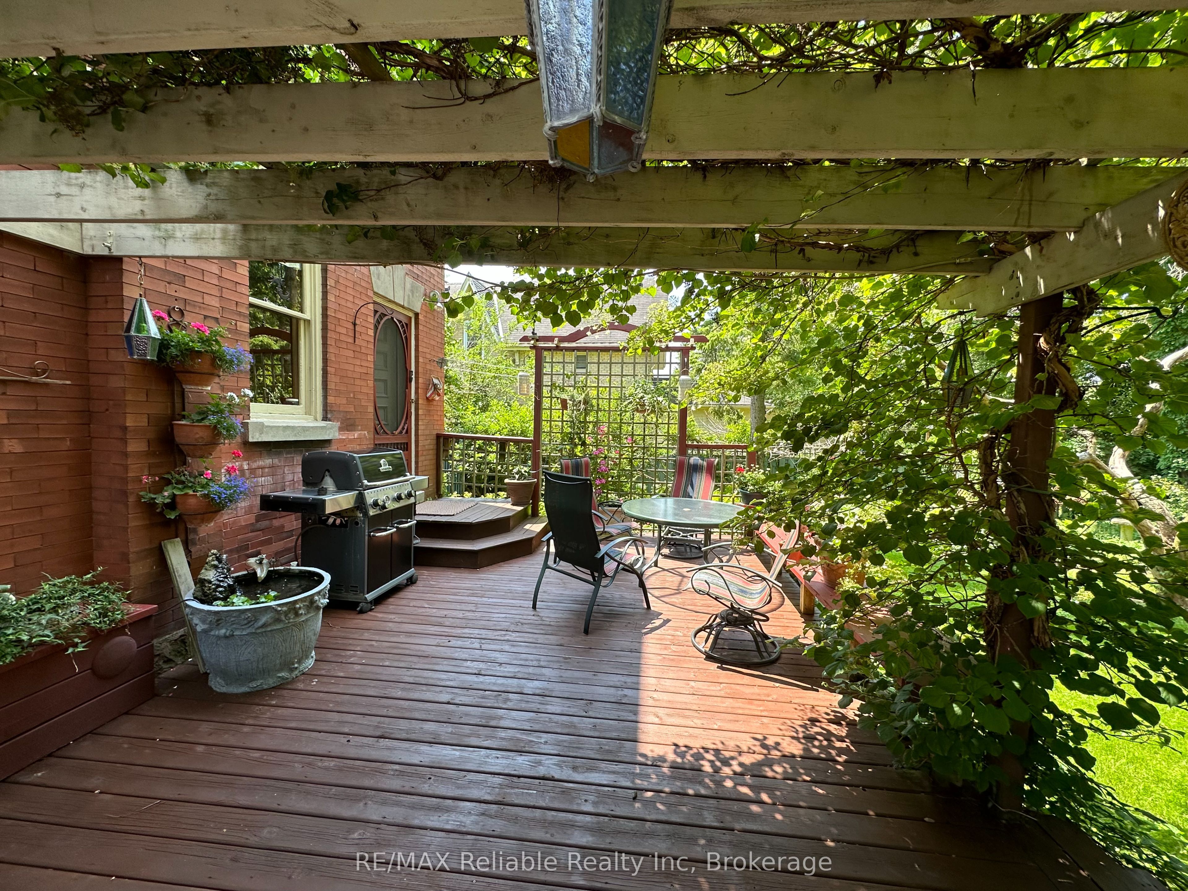 19 Sparling Street Property Photo 16